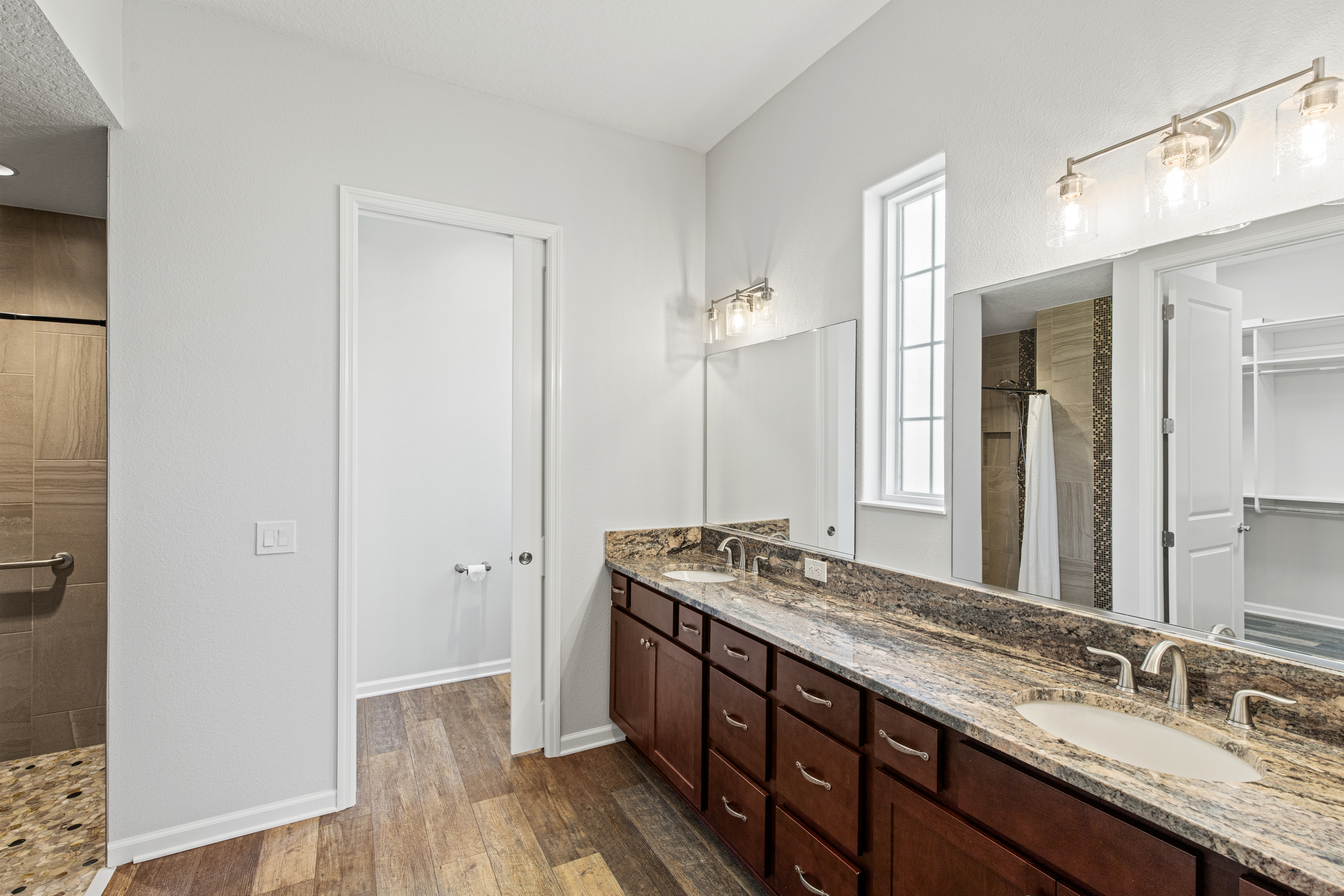 Oxford, Florida, 34484, United States, 3 Bedrooms Bedrooms, ,2 BathroomsBathrooms,Residential,For Sale,1989901