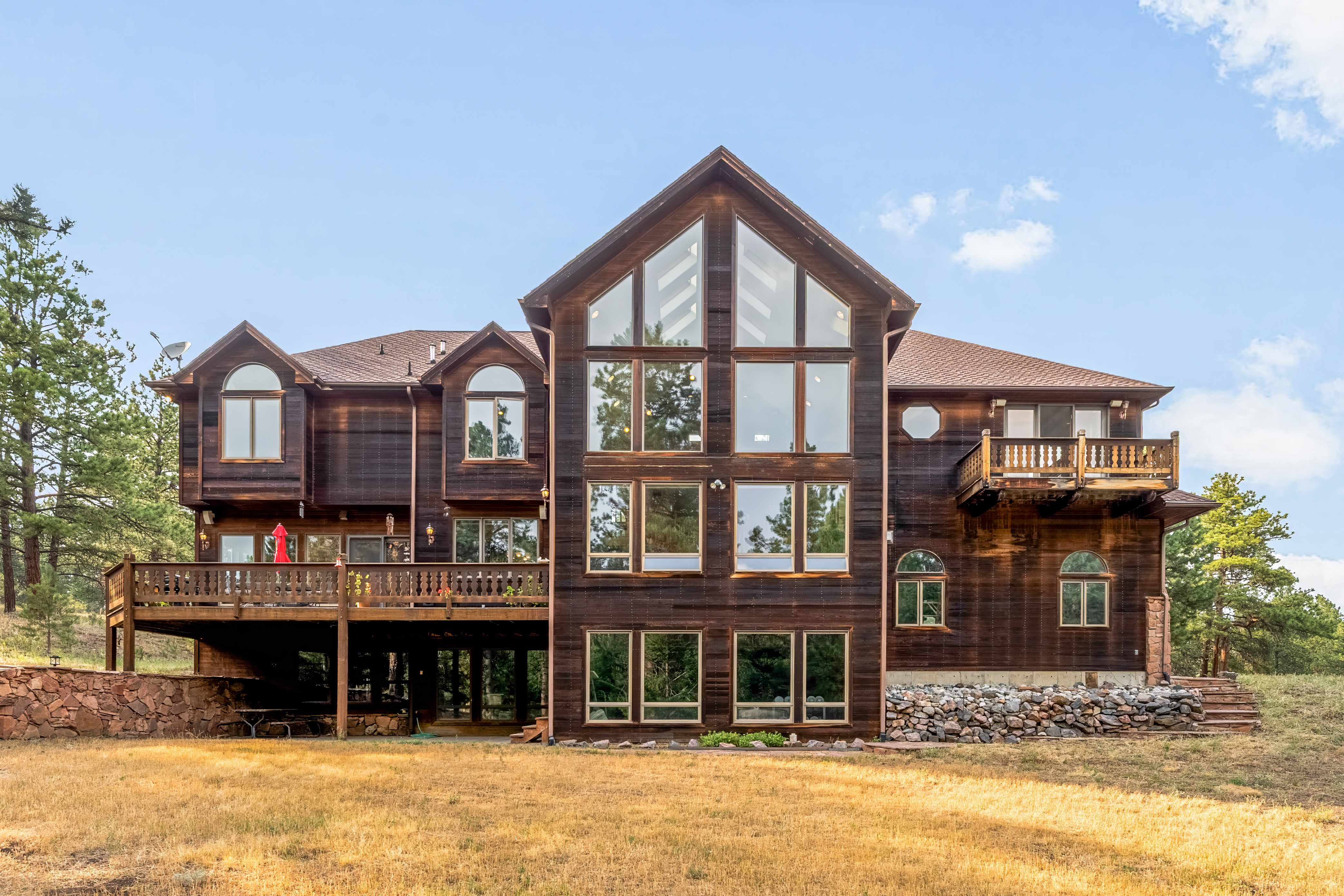  Colorado Living in Impressive 8,200 sq ft Home Backing to Pike National Forest - 物件實景