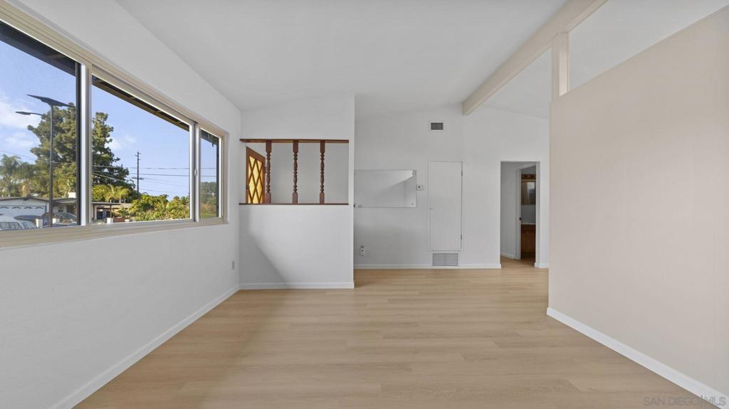 Vista, California, 92083, United States, 3 Bedrooms Bedrooms, ,2 BathroomsBathrooms,Residential,For Sale,2048591