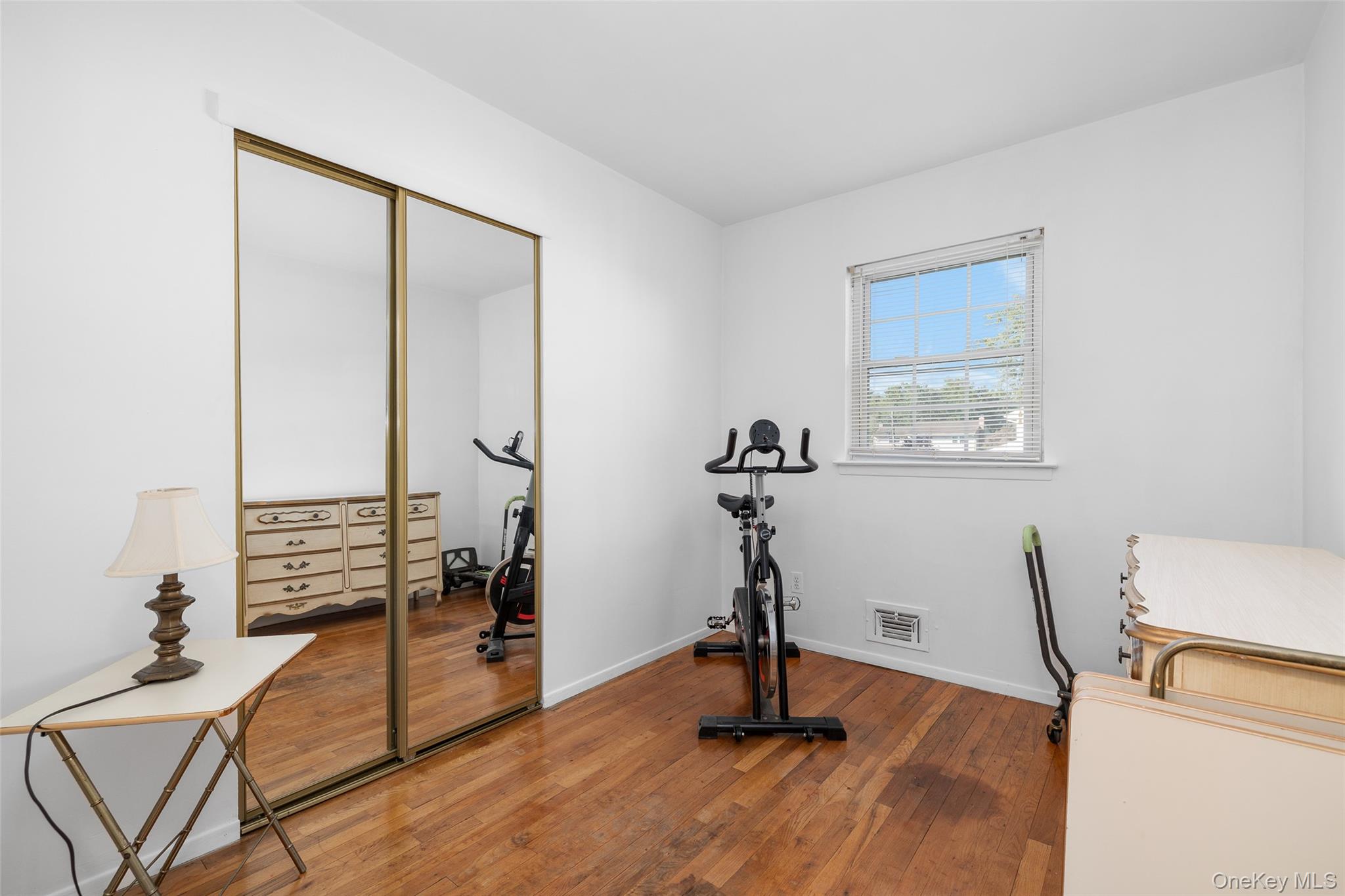 Deer Park, New York, 11729, United States, 5 Bedrooms Bedrooms, ,3 BathroomsBathrooms,Residential,For Sale,1938283