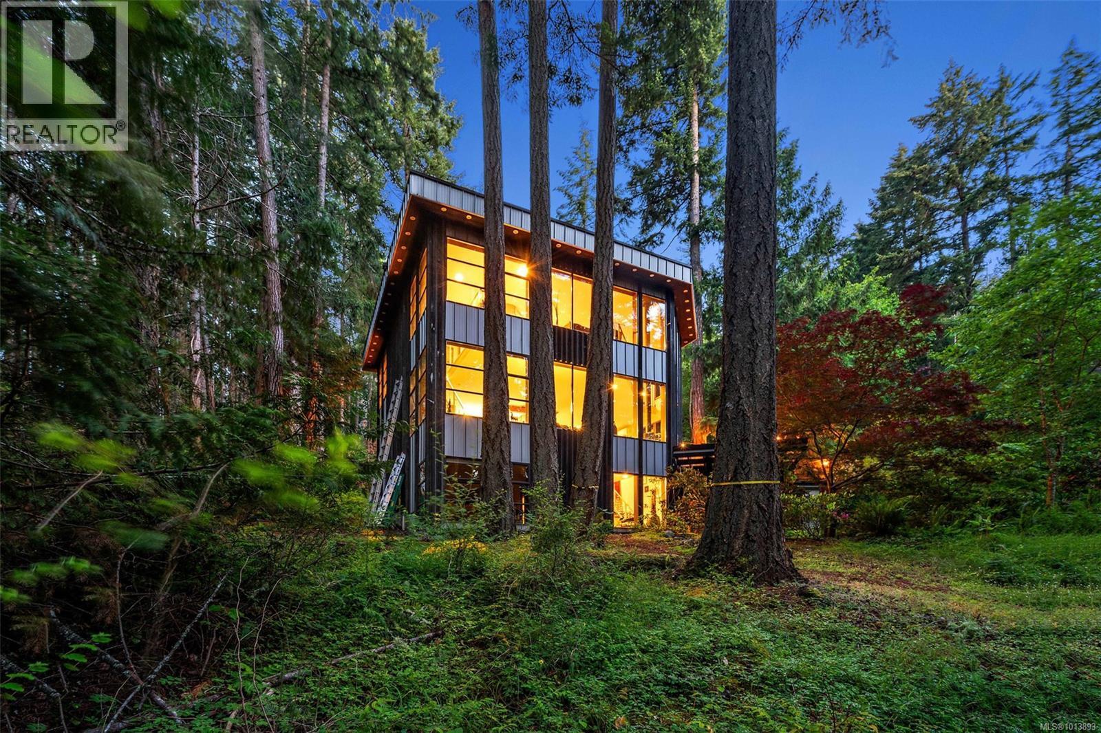 NORTH SAANICH, British Columbia, V8L 5K1, CA, 3 Bedrooms Bedrooms, ,3 BathroomsBathrooms,Residential,For Sale,1951213