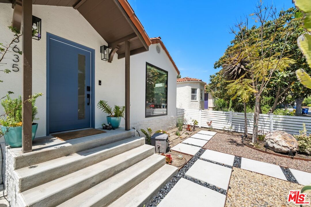 Culver City, California, 90232, United States, 3 Bedrooms Bedrooms, ,2 BathroomsBathrooms,Residential,For Sale,1911213