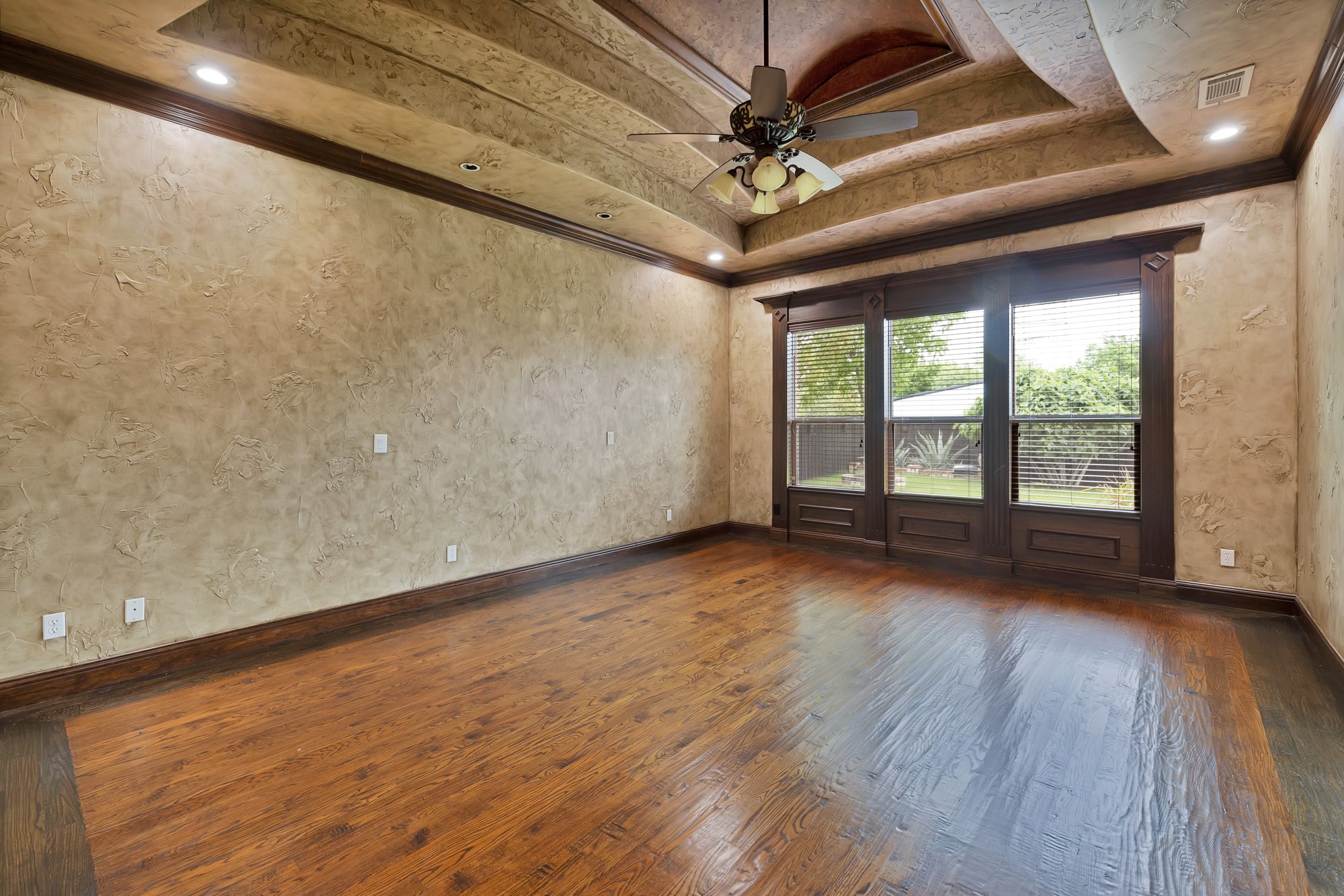 Mansfield, Texas, 76063, United States, 5 Bedrooms Bedrooms, ,5 BathroomsBathrooms,Residential,For Sale,1796537