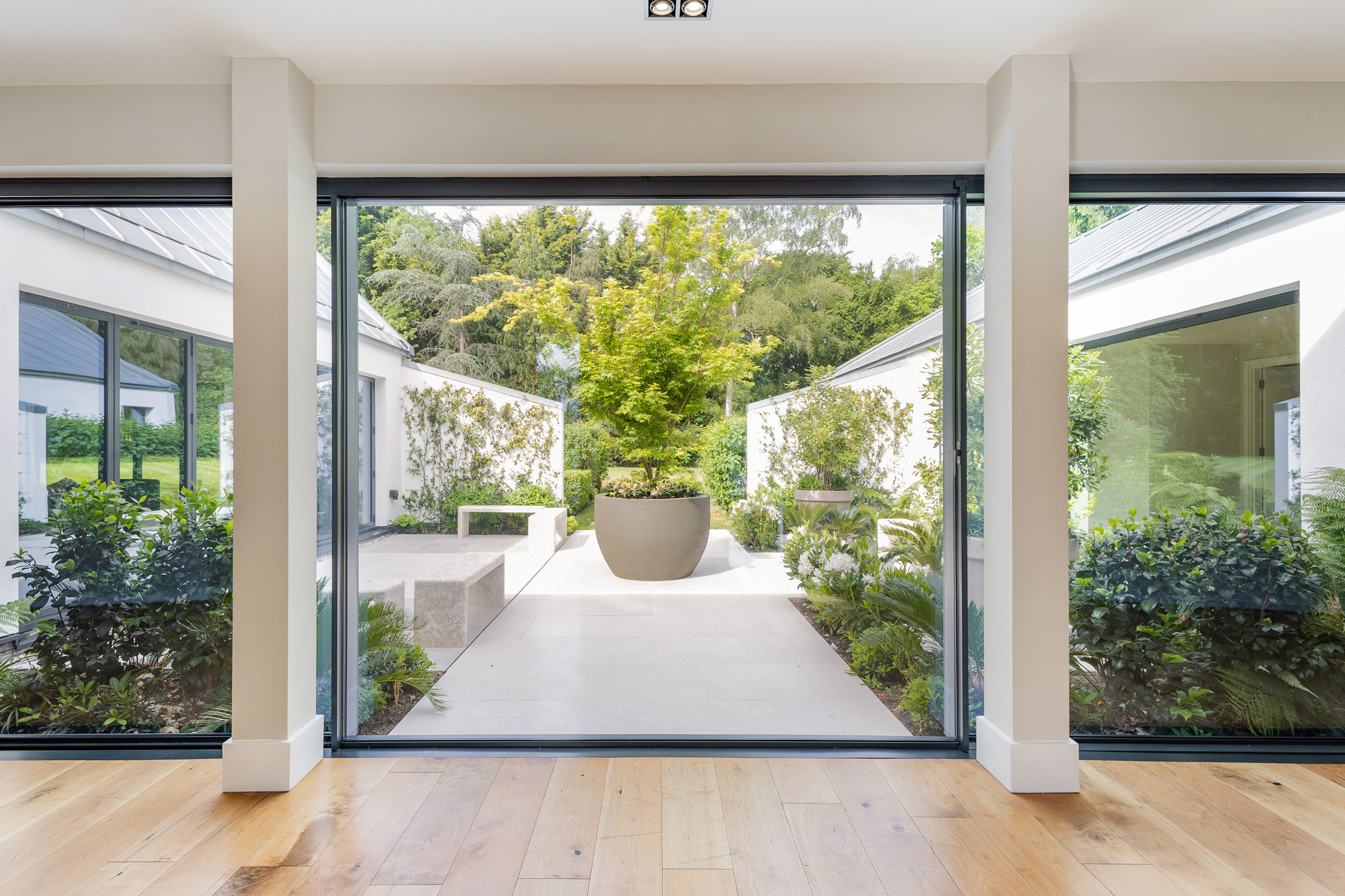  A Contemporary Five-Bedroom House with direct access onto Wentworth golf course - 物件實景