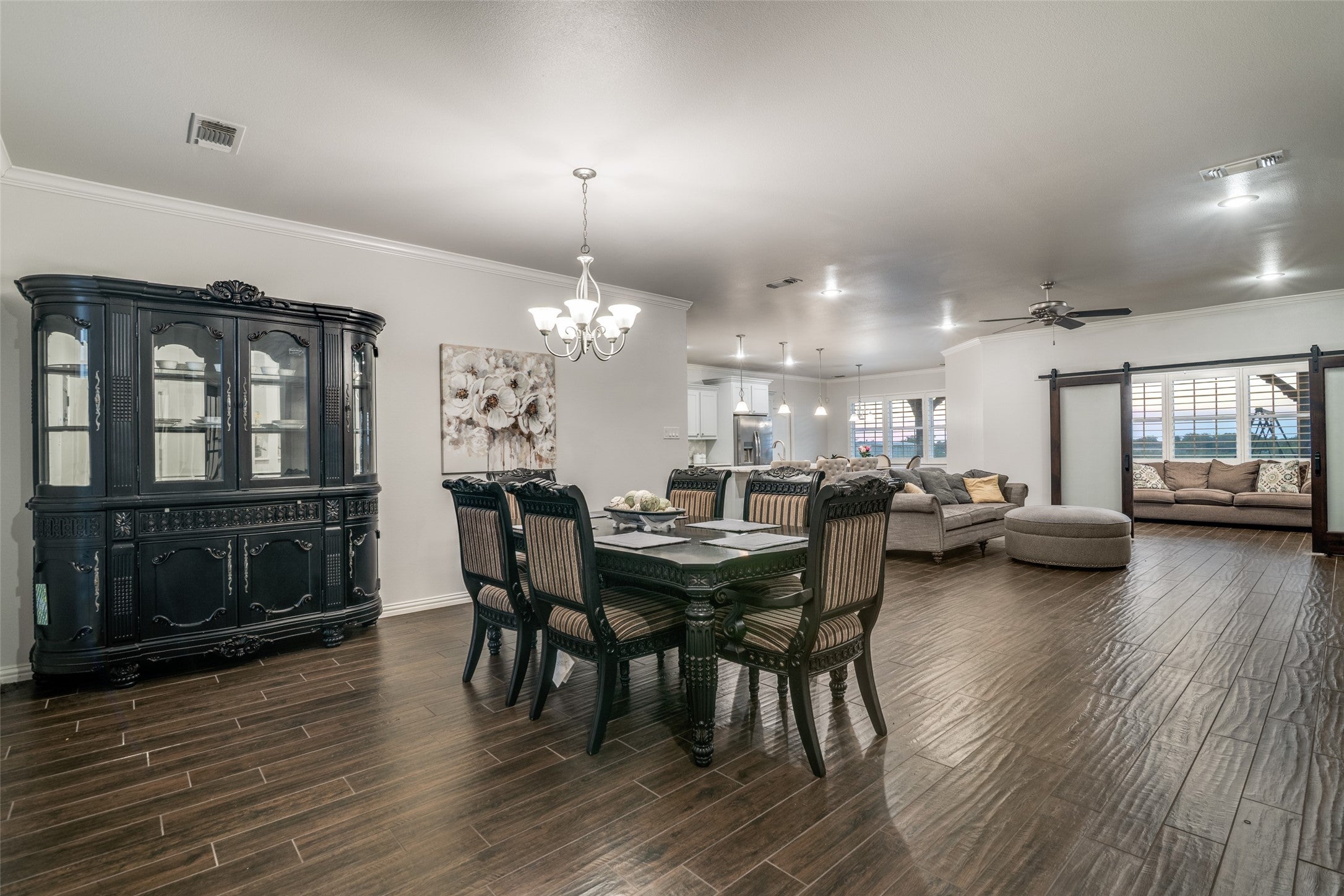 Oak Ridge, Texas, 75142, United States, 3 Bedrooms Bedrooms, ,3 BathroomsBathrooms,Residential,For Sale,1976084