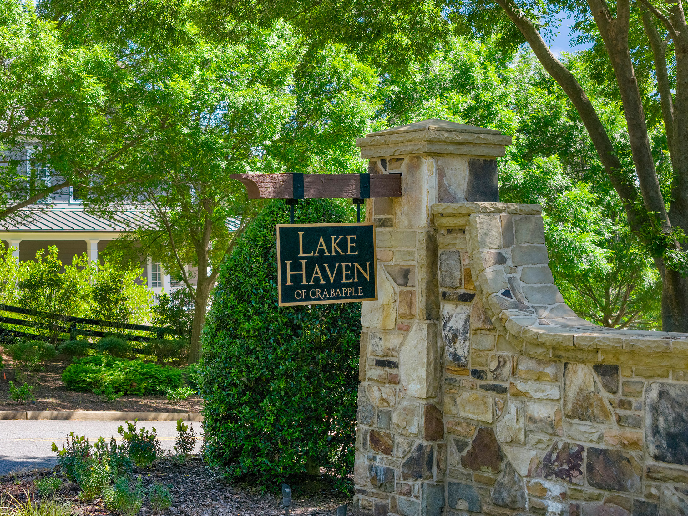  Set Within The Highly Sought-After Lake Haven At Crabapple Community - 物件實景