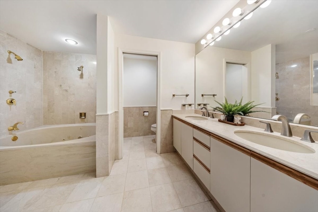 Quincy, Massachusetts, 02171, United States, 2 Bedrooms Bedrooms, ,2 BathroomsBathrooms,Residential,For Sale,1925406