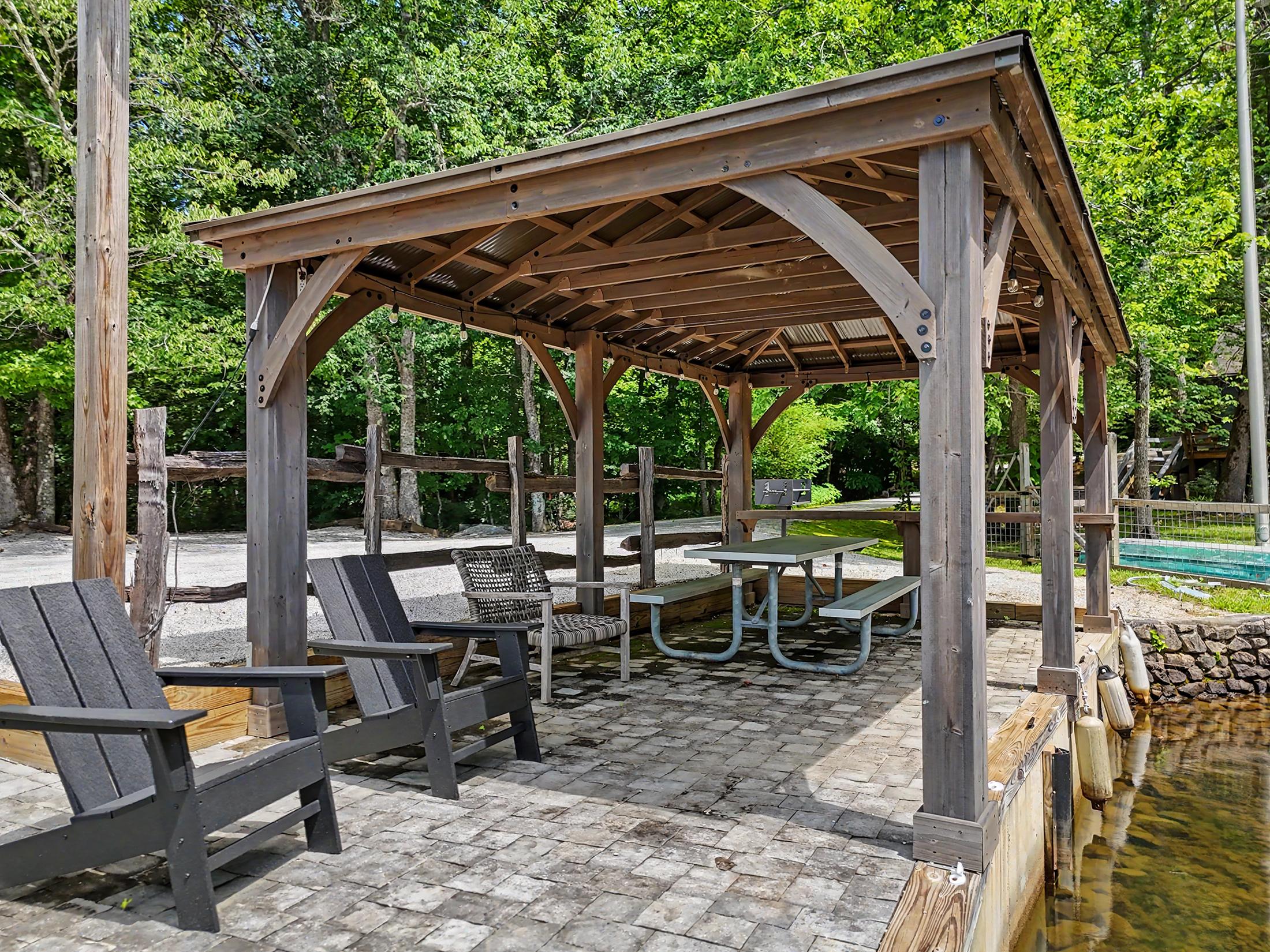  Inviting Cottage Blends a Scenic Mountain Retreat and Easy Lake Living - 物件實景