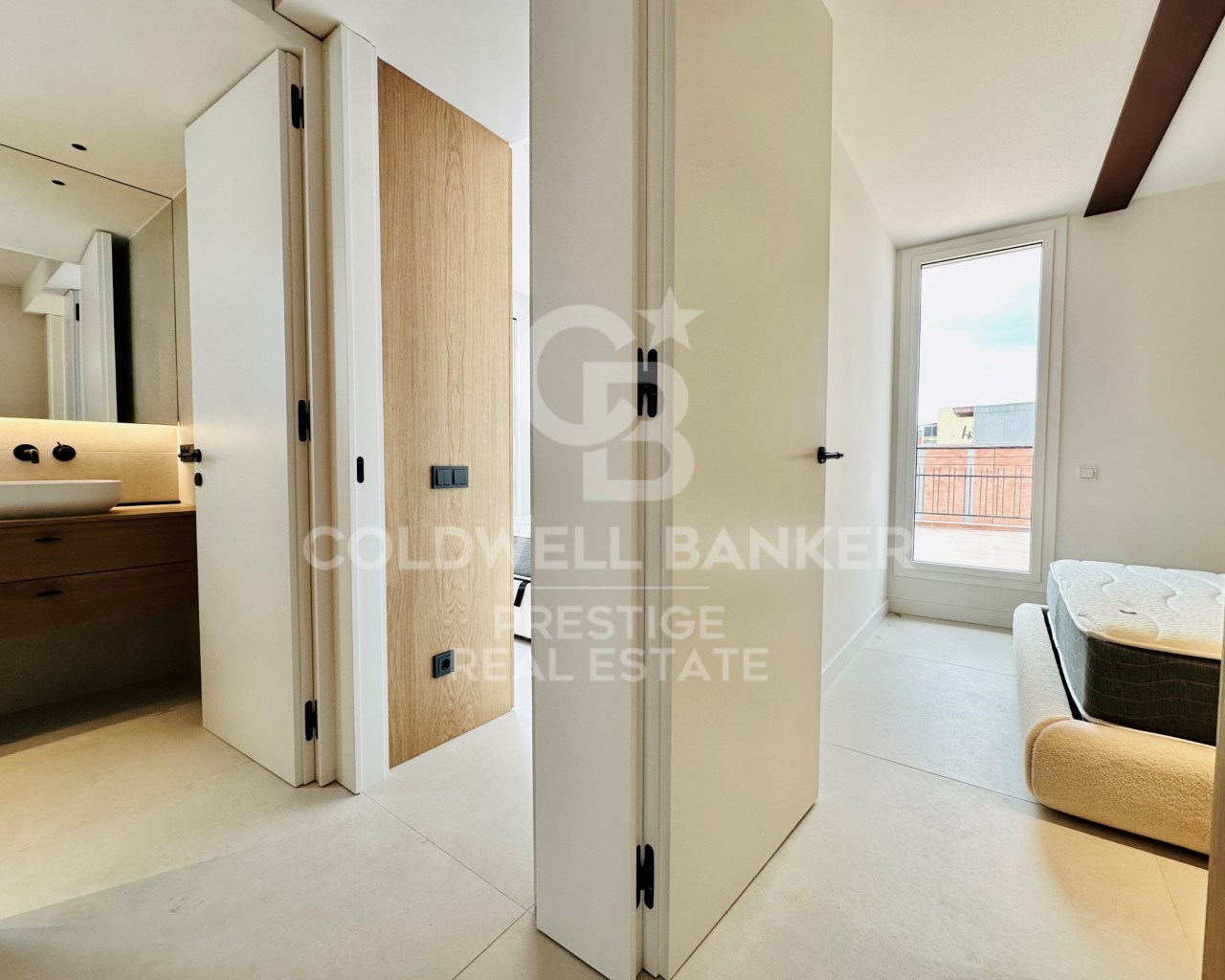 Barcelona, Catalonia, ES, 3 Bedrooms Bedrooms, ,2 BathroomsBathrooms,Residential,For Sale,1949795