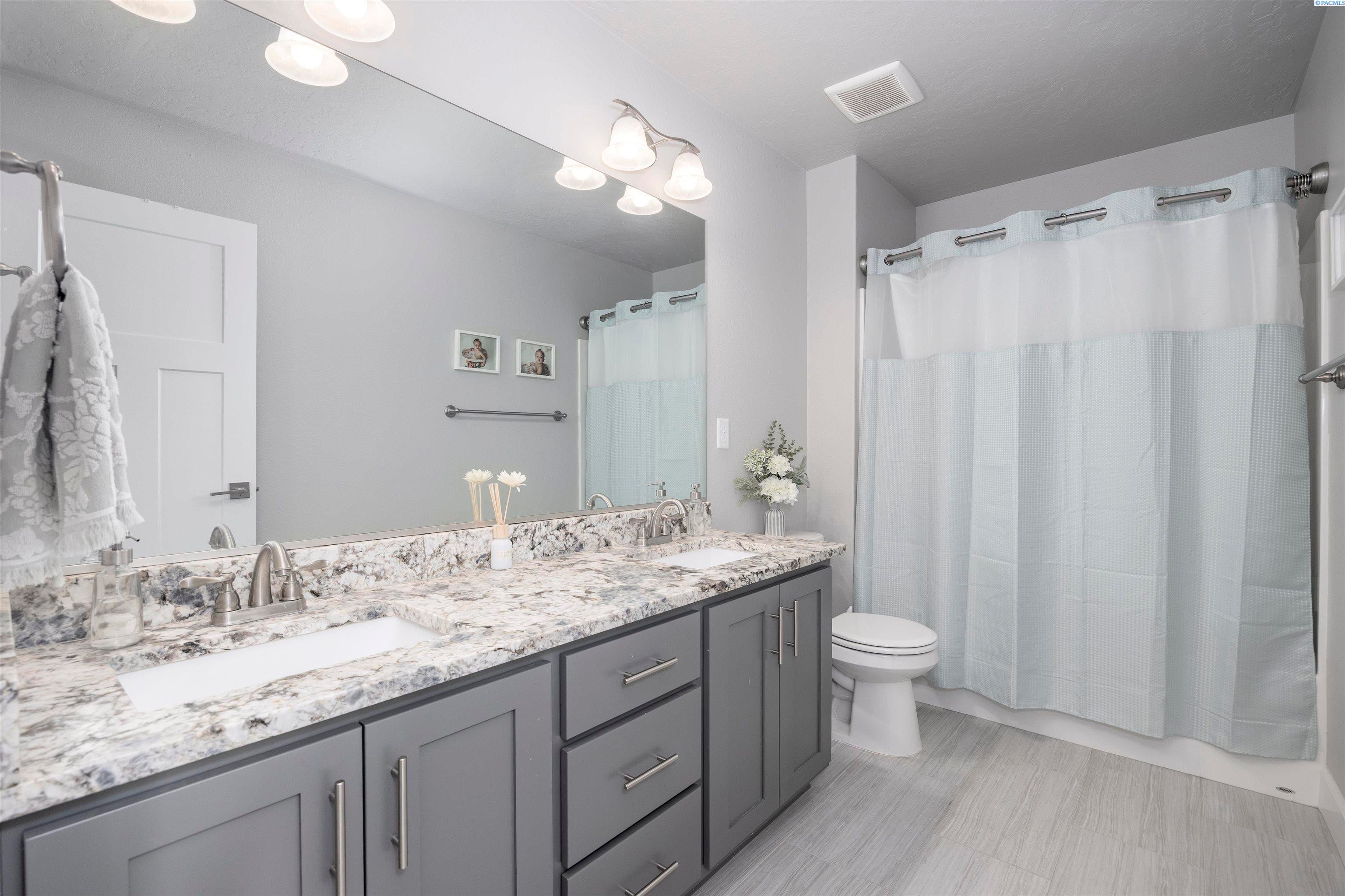 Pasco, Washington, 99301, United States, 3 Bedrooms Bedrooms, ,3 BathroomsBathrooms,Residential,For Sale,2012523