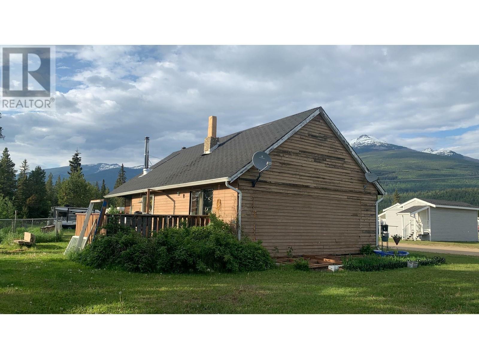 VALEMOUNT, British Columbia, V0E 2Z0, CA, 2 Bedrooms Bedrooms, ,1 BathroomBathrooms,Residential,For Sale,1836859