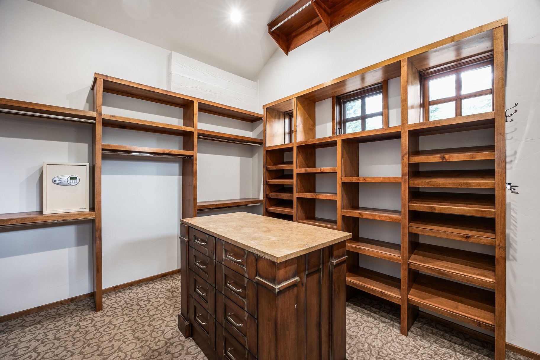  Spacious Glenwild Home with Resort Views, Private Guest Suite and Expansive Yard - 物件實景