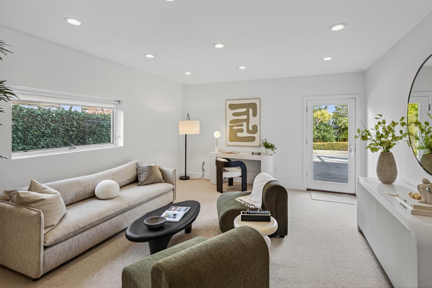 Hillsborough, California, 94010, United States, 3 Bedrooms Bedrooms, ,4 BathroomsBathrooms,Residential,For Sale,1989109