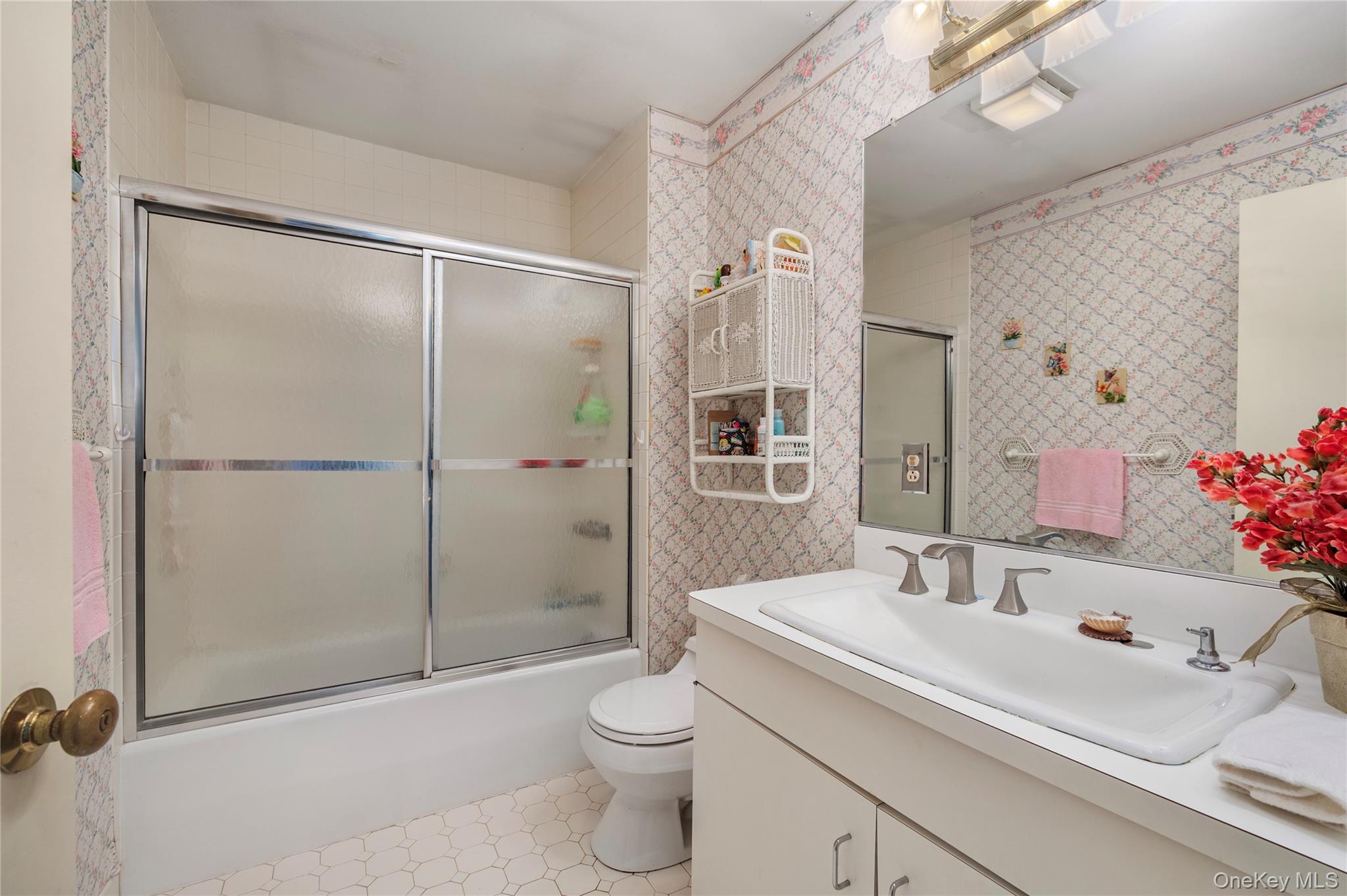 Hampton Bays, New York, 11946, United States, 3 Bedrooms Bedrooms, ,3 BathroomsBathrooms,Residential,For Sale,1935331