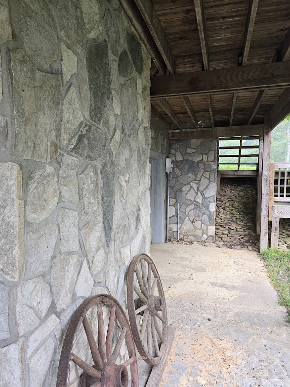 Warrensville, North Carolina, 28693, United States, 2 Bedrooms Bedrooms, ,2 BathroomsBathrooms,Residential,For Sale,1982340