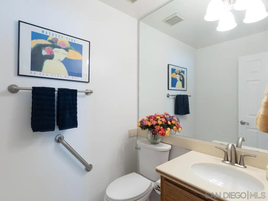 Oceanside, California, 92056, United States, 2 Bedrooms Bedrooms, ,1 BathroomBathrooms,Residential,For Sale,1866324