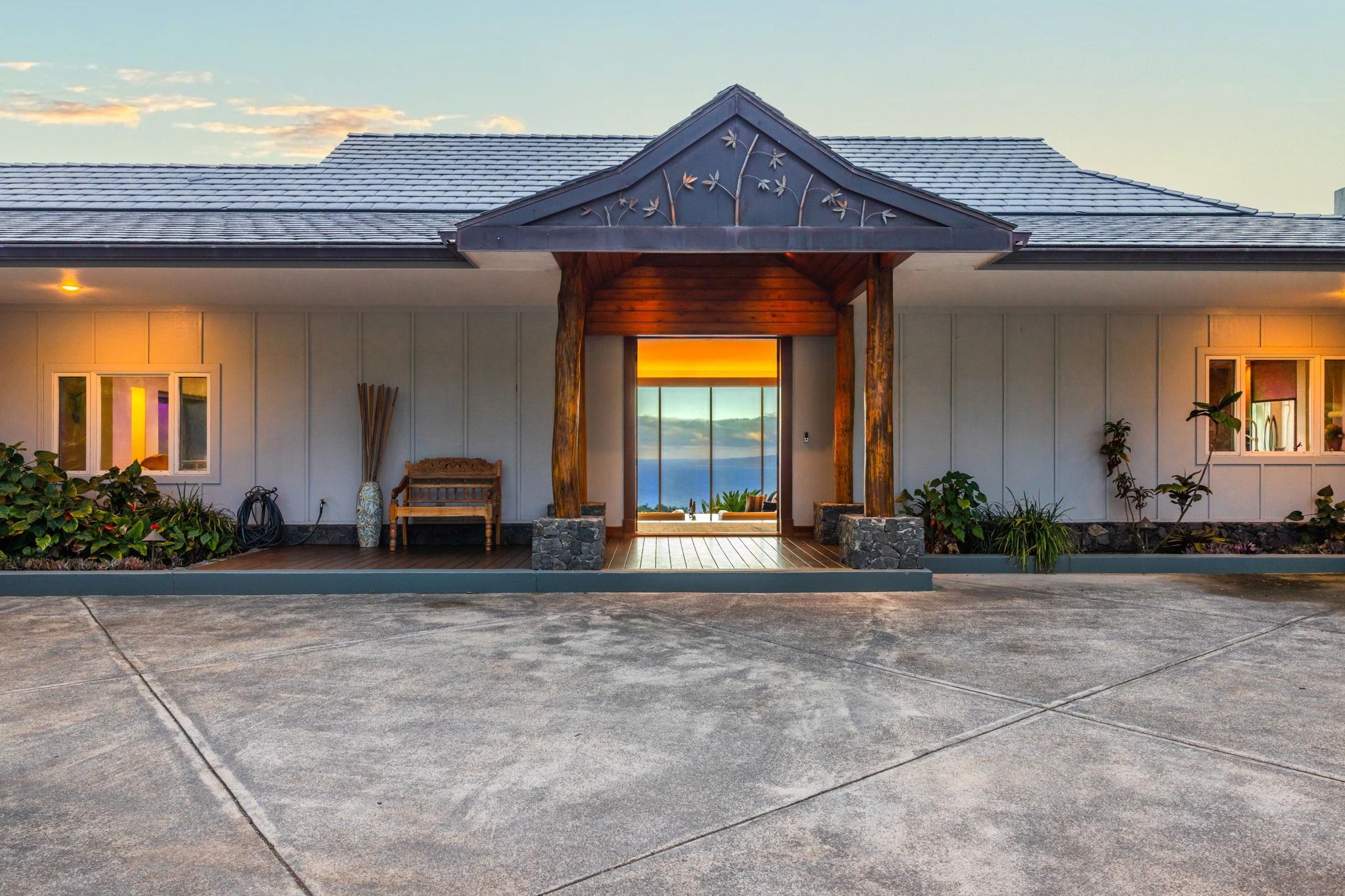 Wailuku, Hawaii, 96793, United States, 4 Bedrooms Bedrooms, ,6 BathroomsBathrooms,Residential,For Sale,1998194