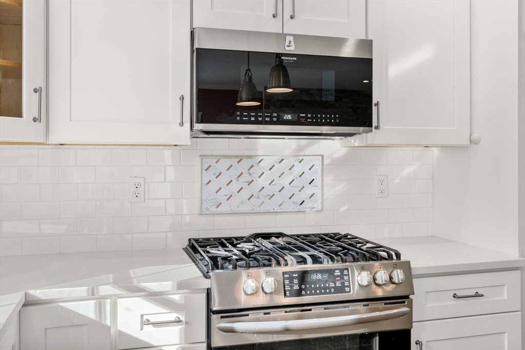 Mendon, Massachusetts, 01756, United States, 3 Bedrooms Bedrooms, ,3 BathroomsBathrooms,Residential,For Sale,1997117