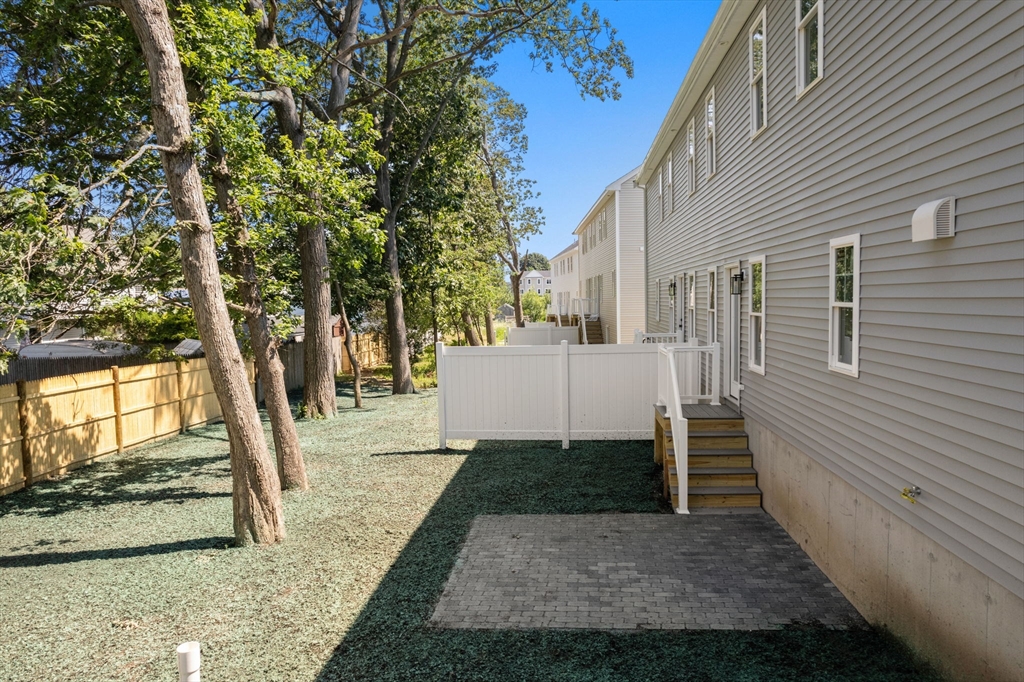 Worcester, Massachusetts, 01606, United States, 3 Bedrooms Bedrooms, ,3 BathroomsBathrooms,Residential,For Sale,1905878