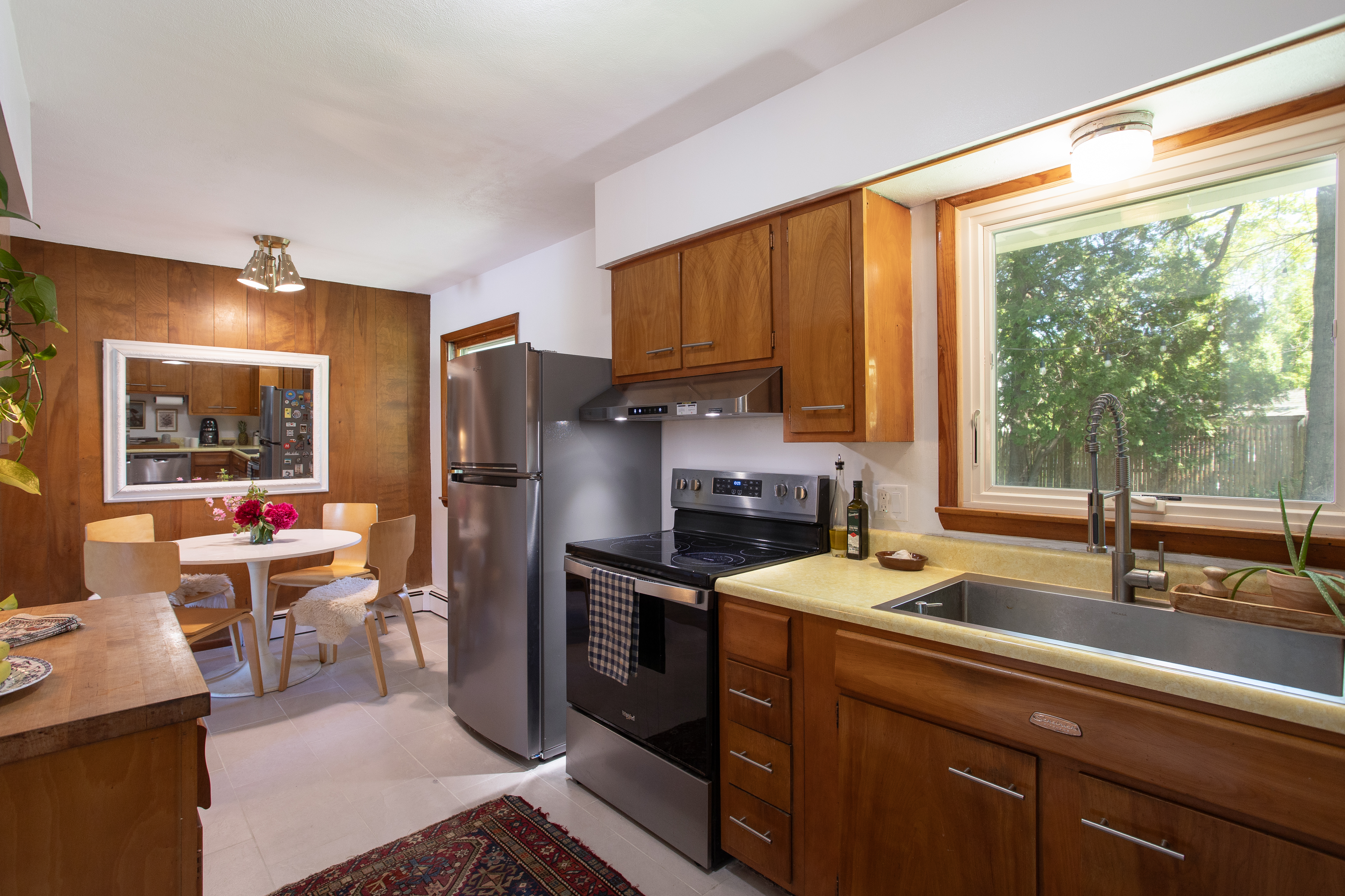  Modern Mid-Century Style Meets Prime Downtown Location - 物件實景