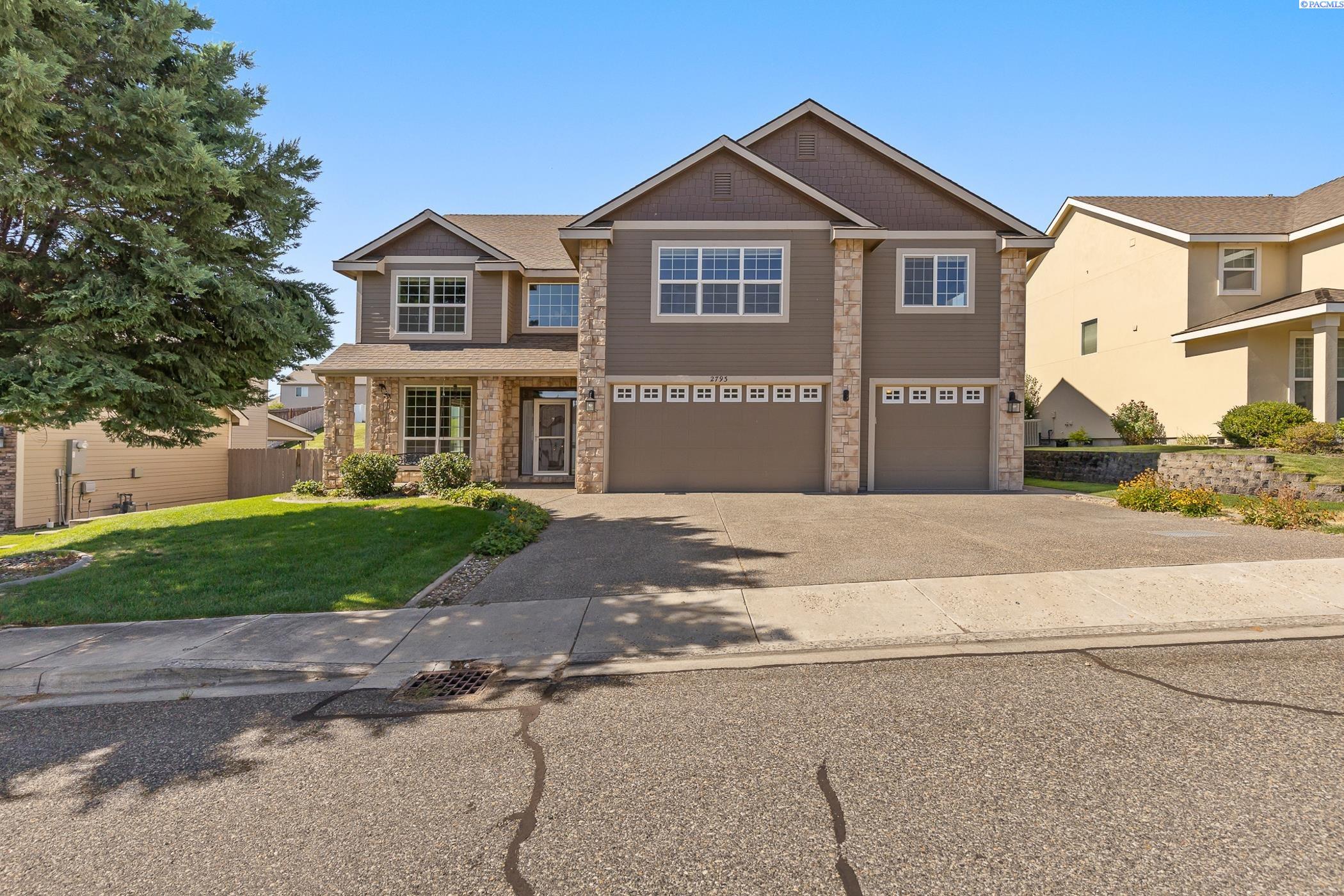 Richland, Washington, 99354, United States, 5 Bedrooms Bedrooms, ,2 BathroomsBathrooms,Residential,For Sale,1925310