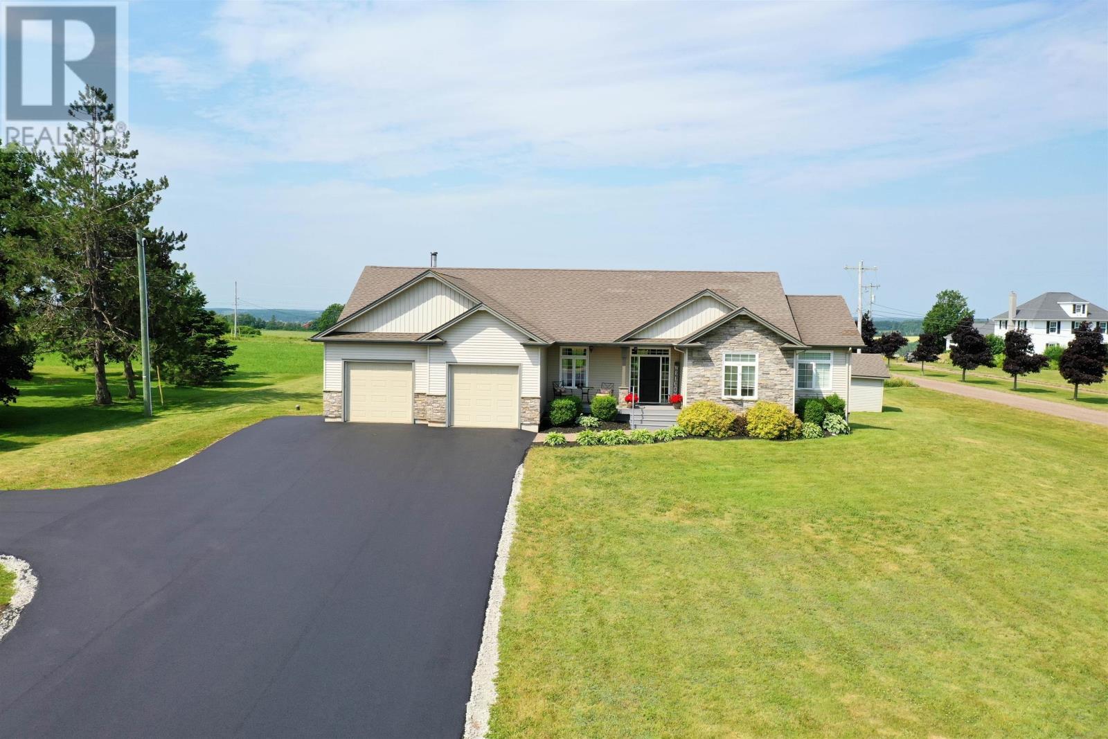 WINSLOE SOUTH, Prince Edward Island, C1E 2Y2, CA, 5 Bedrooms Bedrooms, ,3 BathroomsBathrooms,Residential,For Sale,1875510