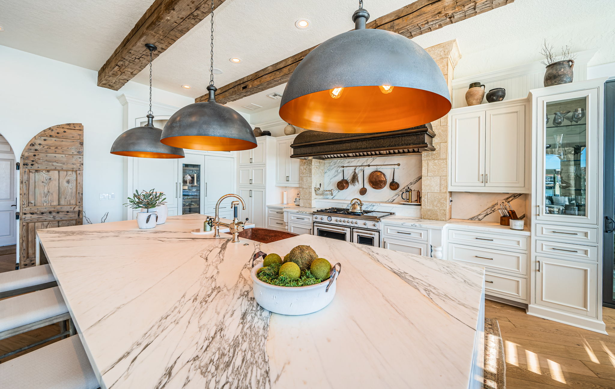 St Petersburg, Florida, 33707, United States, 5 Bedrooms Bedrooms, ,5 BathroomsBathrooms,Residential,For Sale,2007772