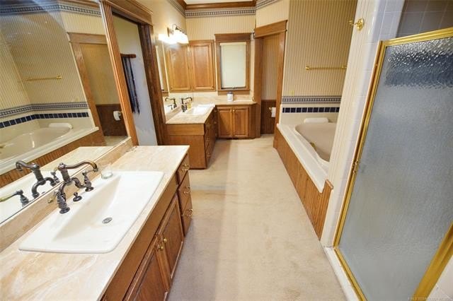 Tahlequah, Oklahoma, 74464, United States, 4 Bedrooms Bedrooms, ,4 BathroomsBathrooms,Residential,For Sale,1975818