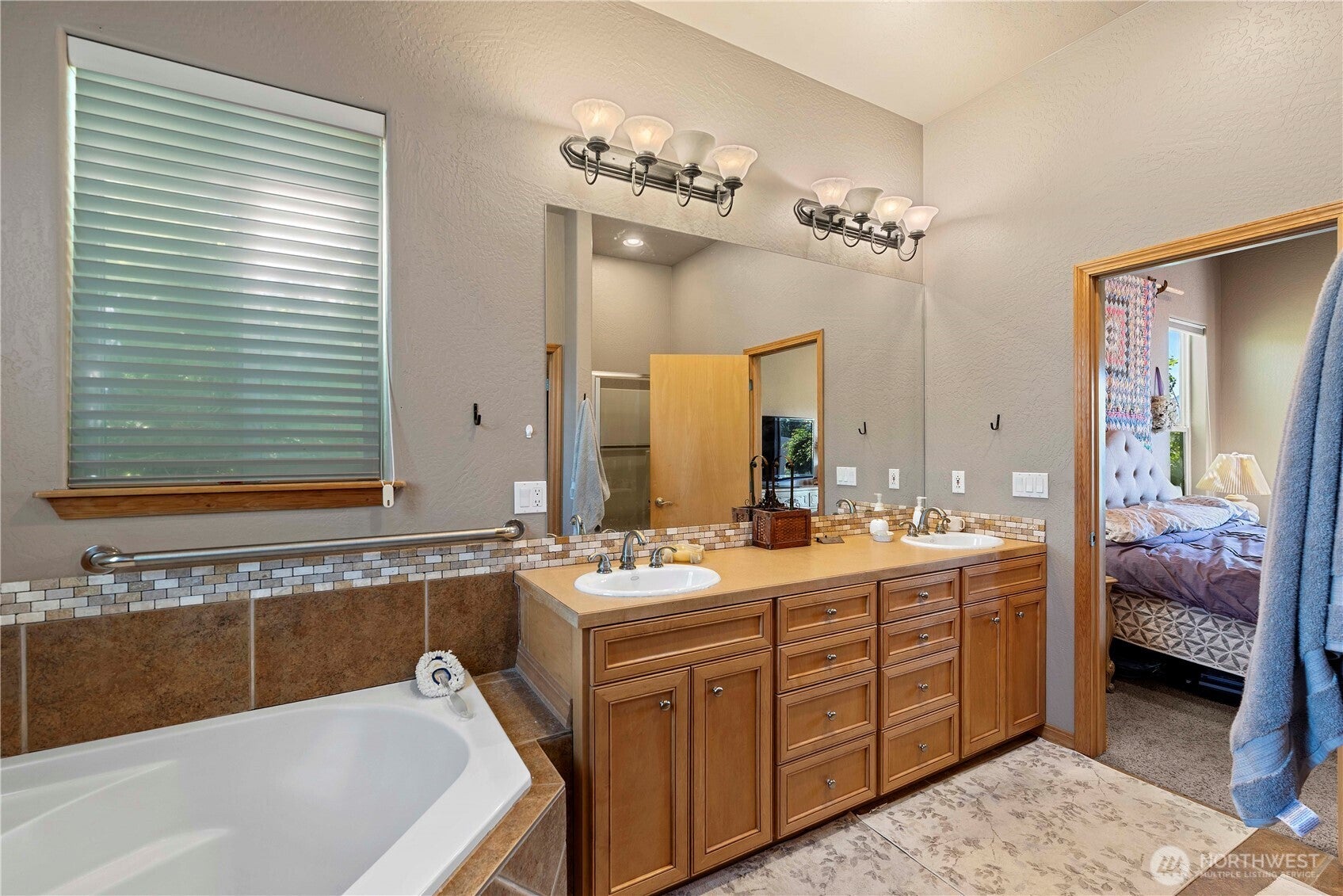 East Wenatchee, Washington, 98802, United States, 3 Bedrooms Bedrooms, ,3 BathroomsBathrooms,Residential,For Sale,1805668