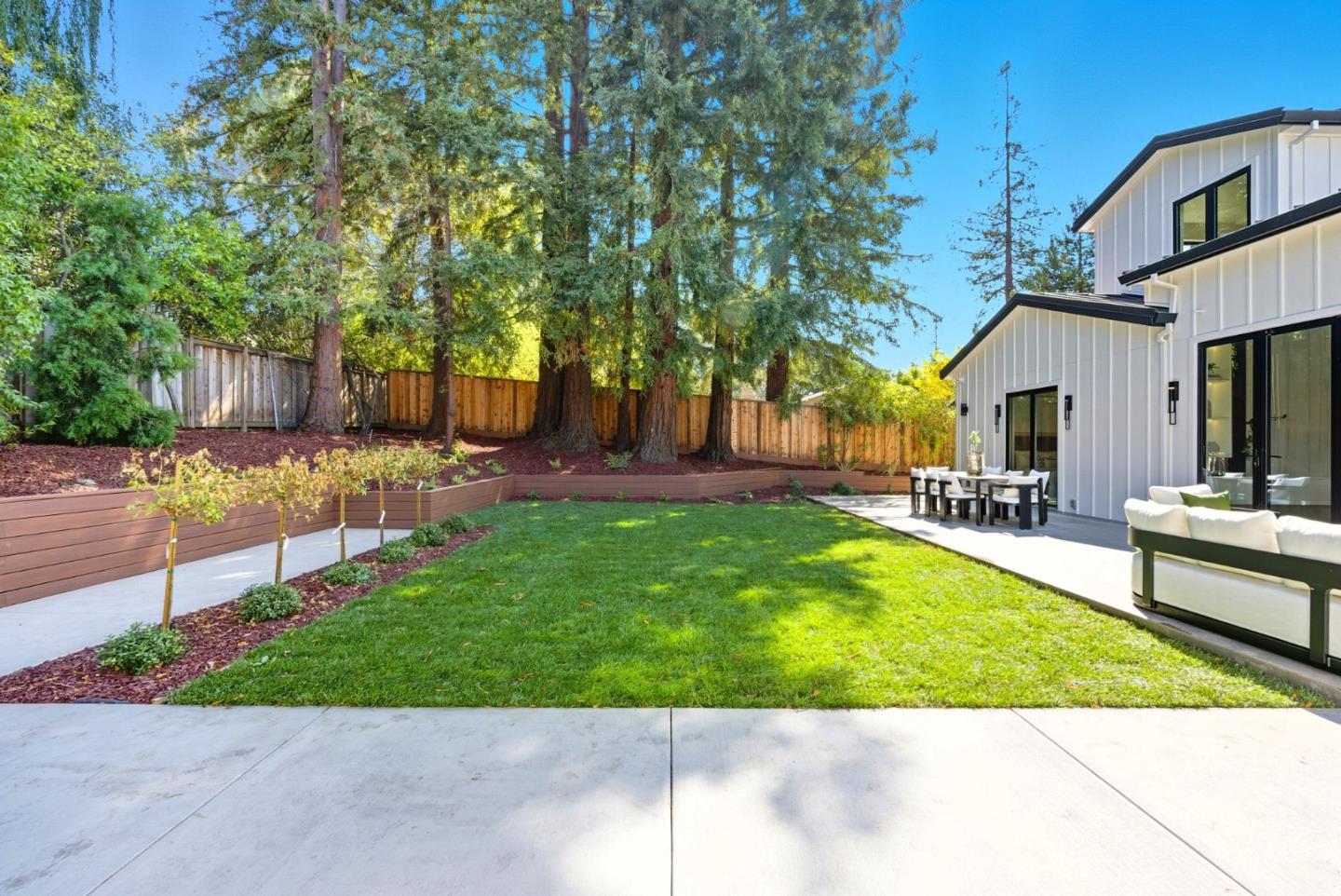Menlo Park, California, 94025, United States, 6 Bedrooms Bedrooms, ,7 BathroomsBathrooms,Residential,For Sale,1947482