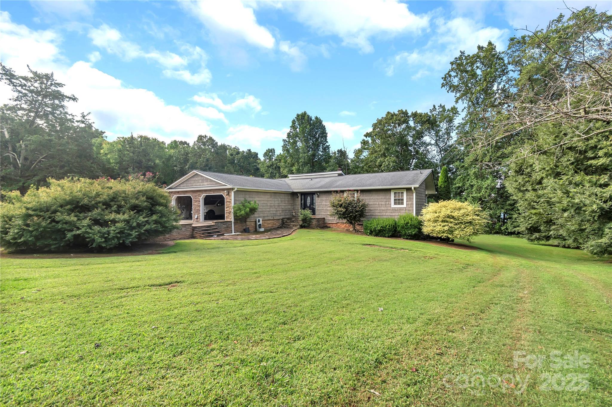 Kings Mountain, North Carolina, 28086, United States, 3 Bedrooms Bedrooms, ,3 BathroomsBathrooms,Residential,For Sale,1941598