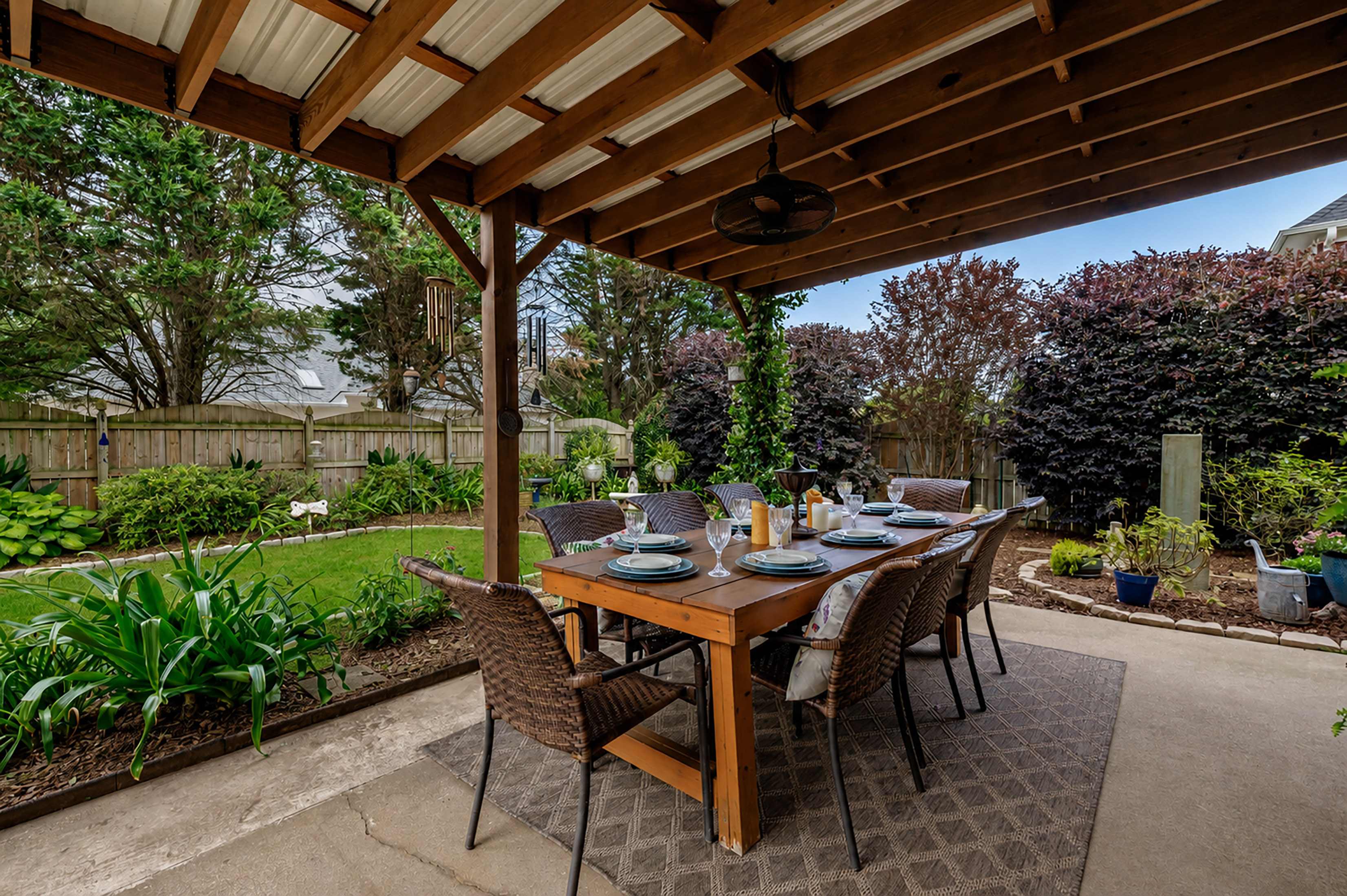  Beautifully Updated and Well Maintained Home in Sought-after Highcroft Community - 物件實景