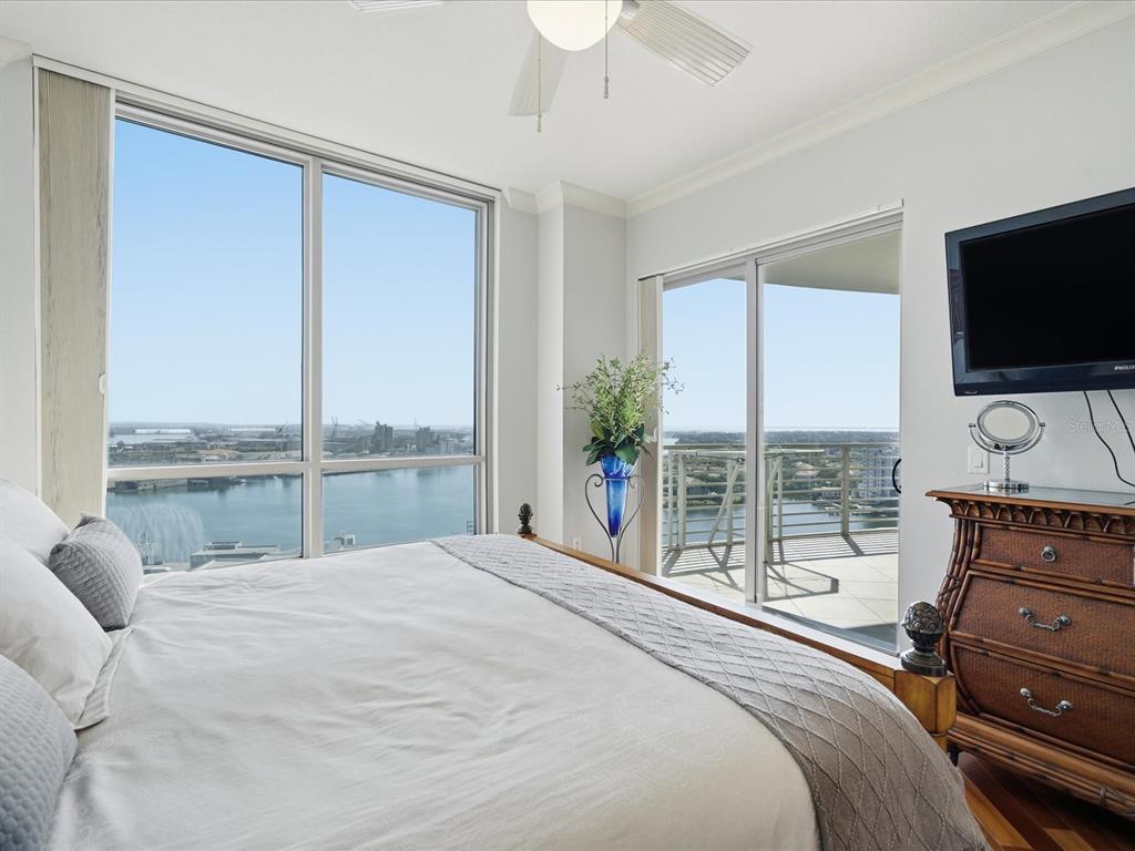 Tampa, Florida, 33602, United States, 2 Bedrooms Bedrooms, ,3 BathroomsBathrooms,Residential,For Sale,2003019