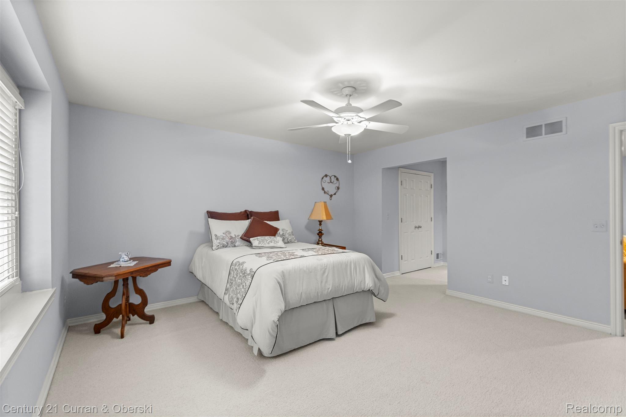 Shelby Charter Township, Michigan, 48316, United States, 2 Bedrooms Bedrooms, ,4 BathroomsBathrooms,Residential,For Sale,1977088