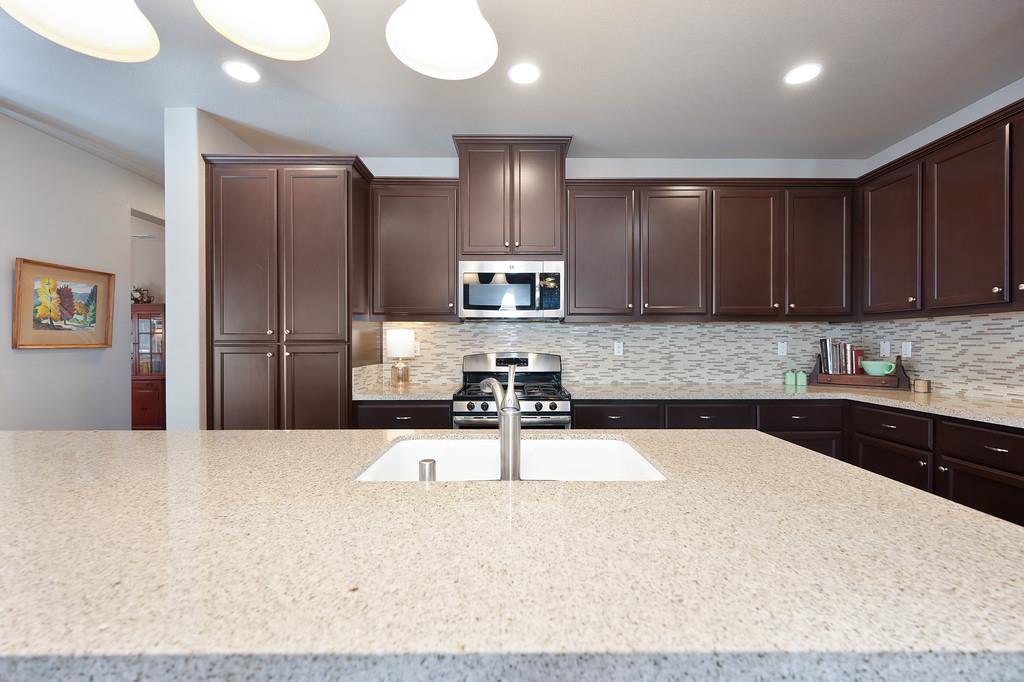 Folsom, California, 95630, United States, 2 Bedrooms Bedrooms, ,3 BathroomsBathrooms,Residential,For Sale,1917573