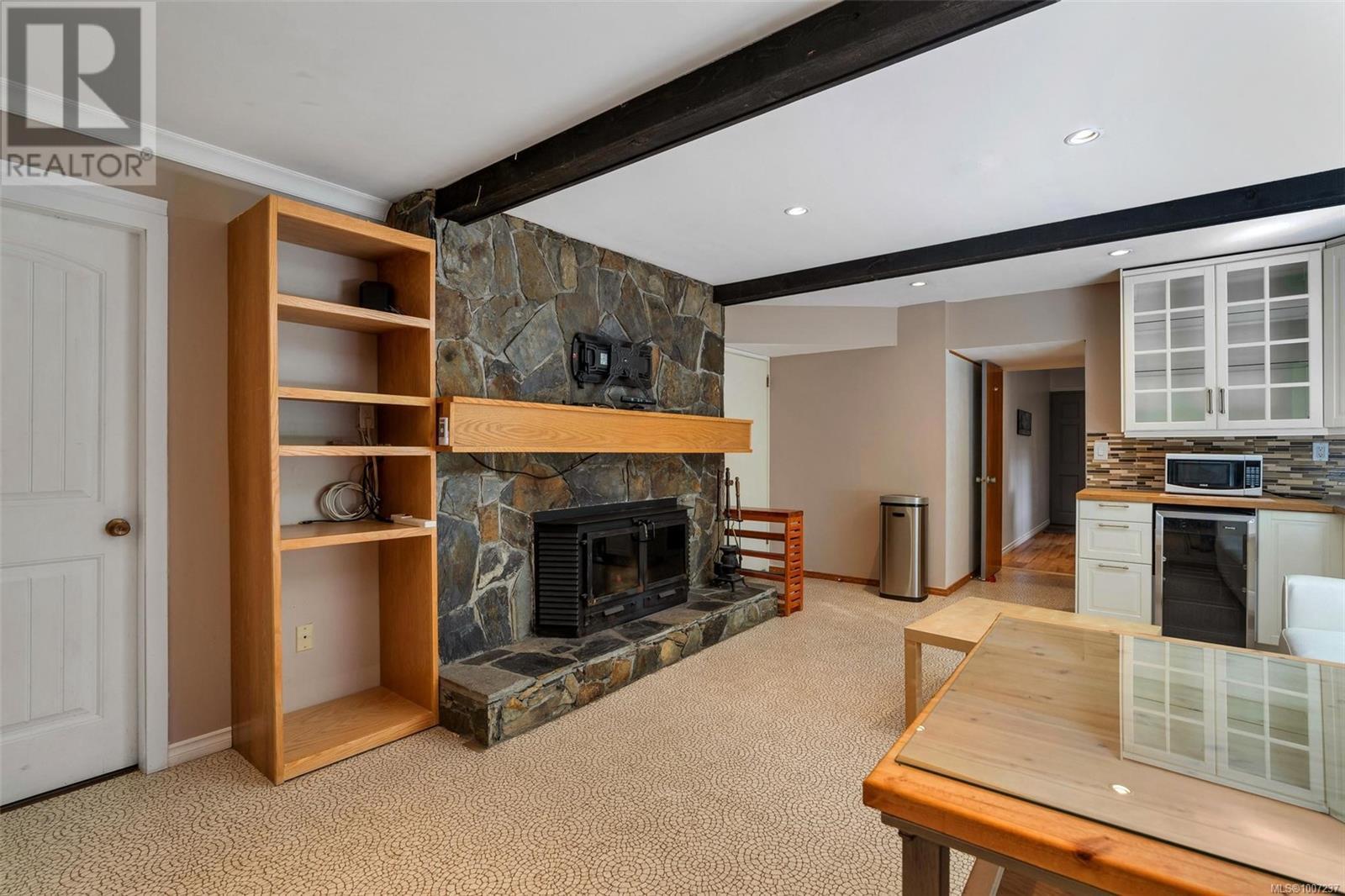 SAANICH, British Columbia, V8Y 1A9, CA, 4 Bedrooms Bedrooms, ,3 BathroomsBathrooms,Residential,For Sale,1901029