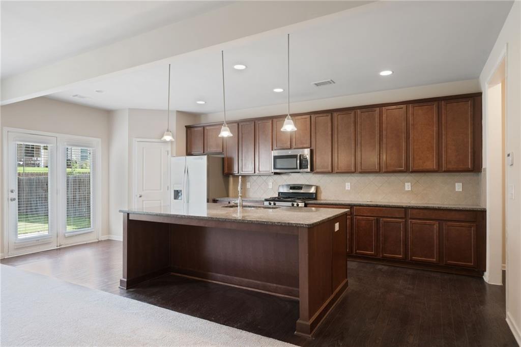 Cumming, Georgia, 30040, United States, 5 Bedrooms Bedrooms, ,4 BathroomsBathrooms,Residential,For Sale,1979728