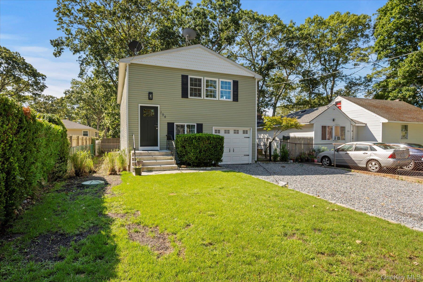 Mastic, New York, 11950, United States, 5 Bedrooms Bedrooms, ,2 BathroomsBathrooms,Residential,For Sale,1902791