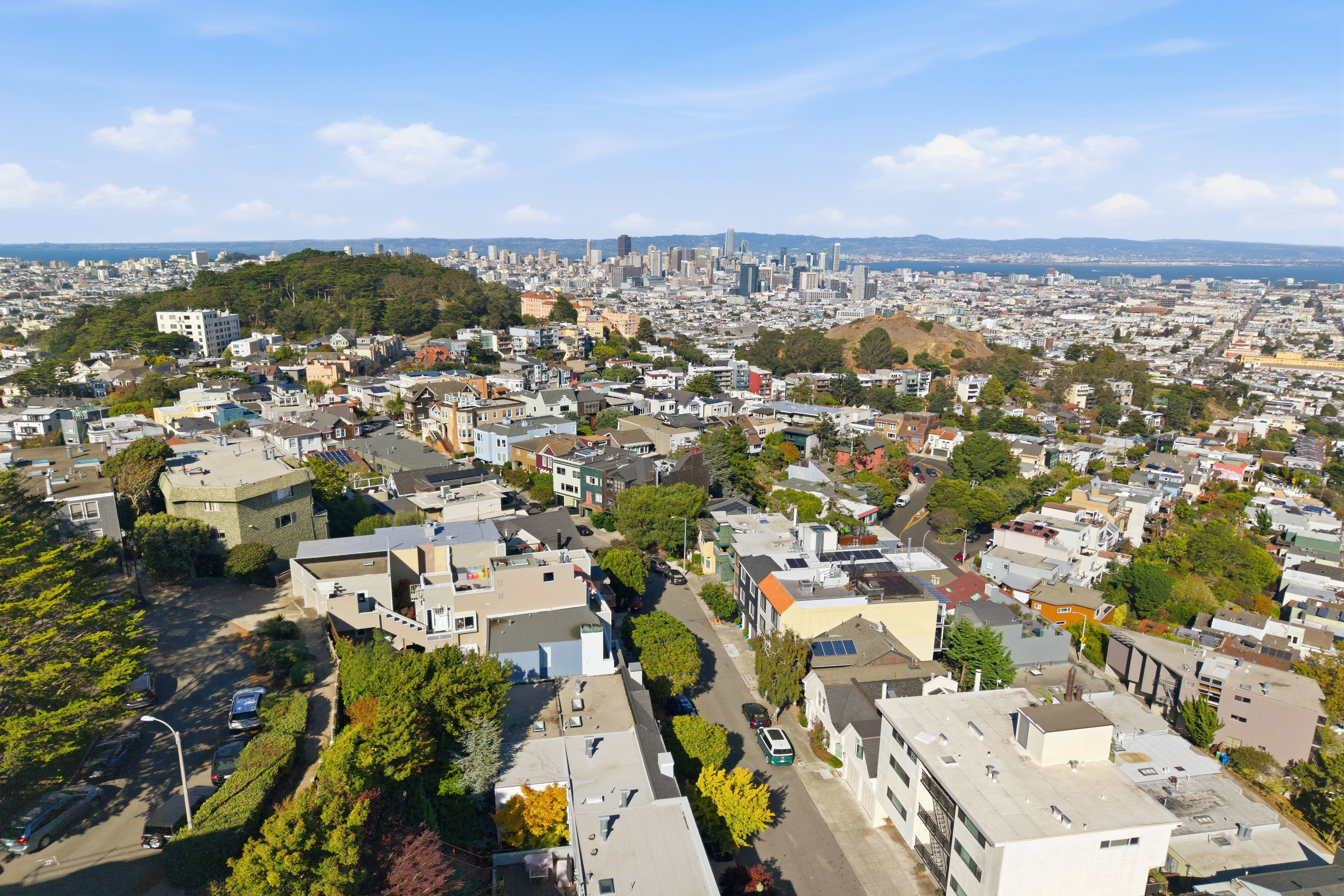  Craftsman Jewel With Sweeping Views - 物件實景