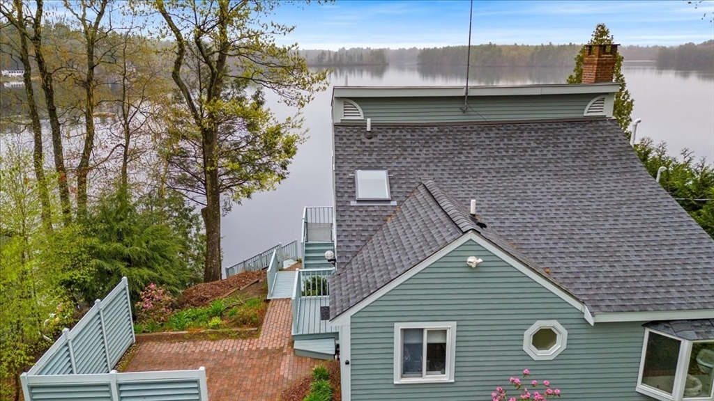 Kingston, New Hampshire, 03848, United States, 2 Bedrooms Bedrooms, ,2 BathroomsBathrooms,Residential,For Sale,1879269