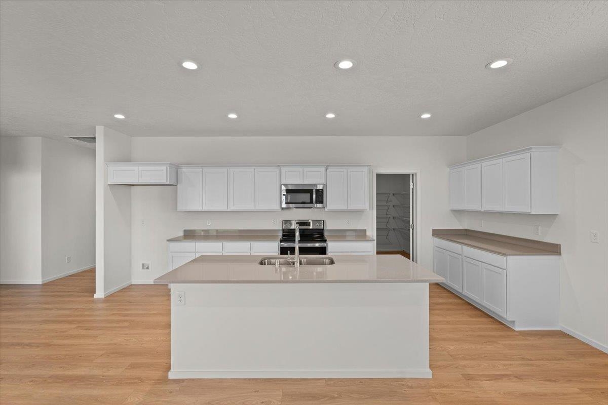 Deer Park, Washington, 99006, United States, 3 Bedrooms Bedrooms, ,2 BathroomsBathrooms,Residential,For Sale,1877408