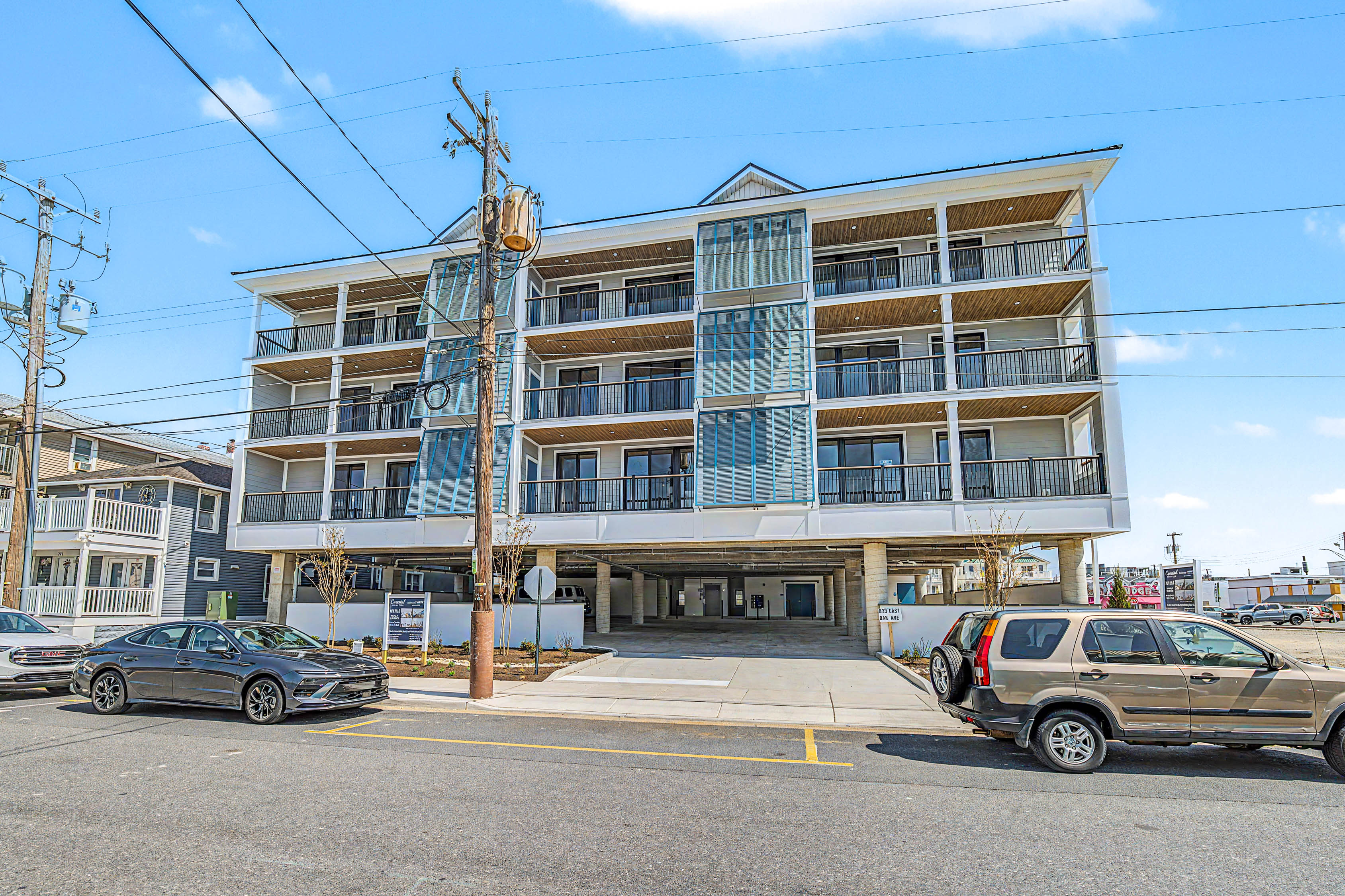  323 E Oak Avenue Unit 201 - 物件實景