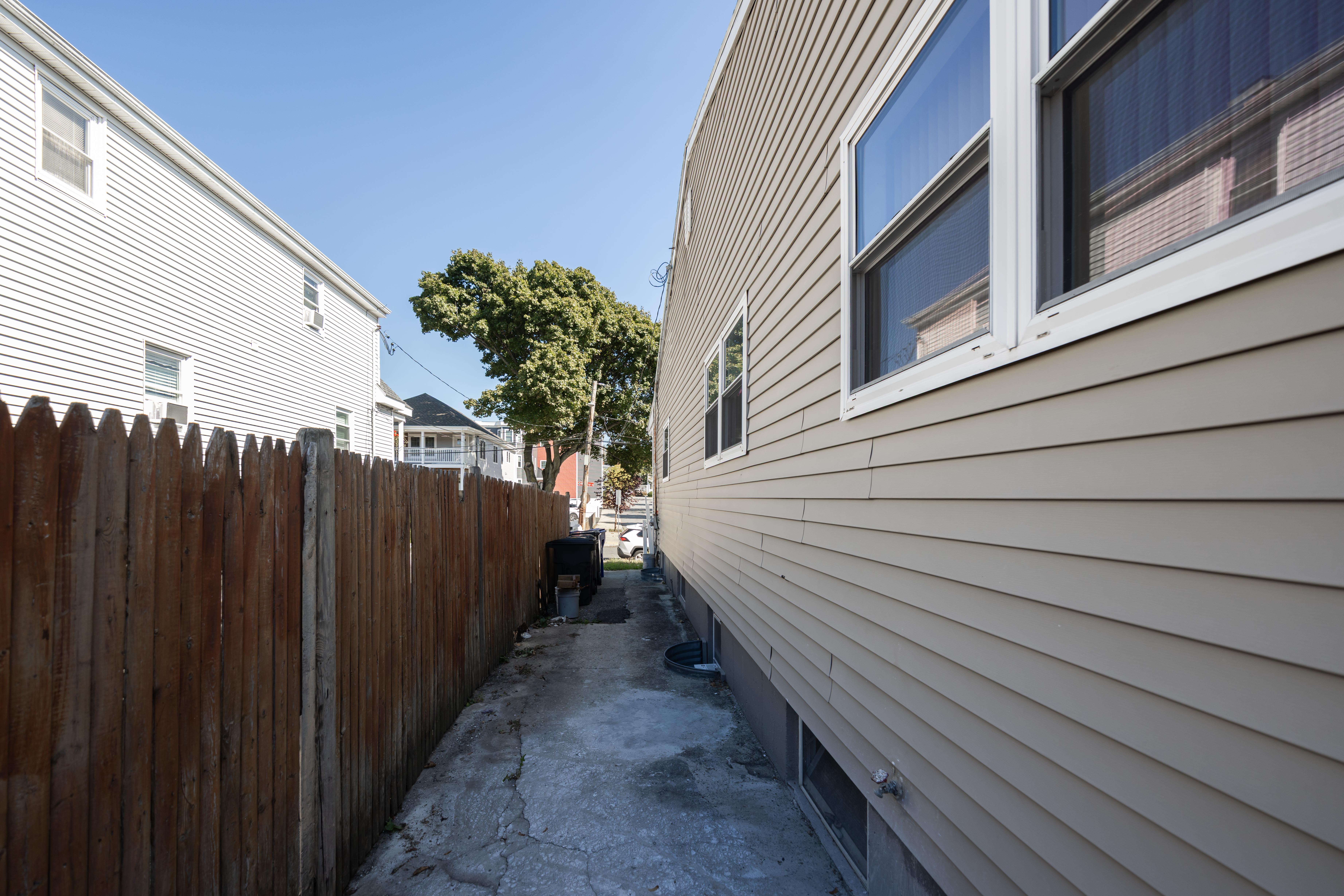 Chelsea, Massachusetts, 02150, United States, 5 Bedrooms Bedrooms, ,2 BathroomsBathrooms,Residential,For Sale,1983279