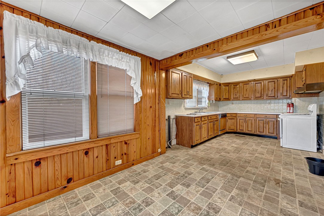 Decatur, Arkansas, 72722, United States, 3 Bedrooms Bedrooms, ,1 BathroomBathrooms,Residential,For Sale,1918783