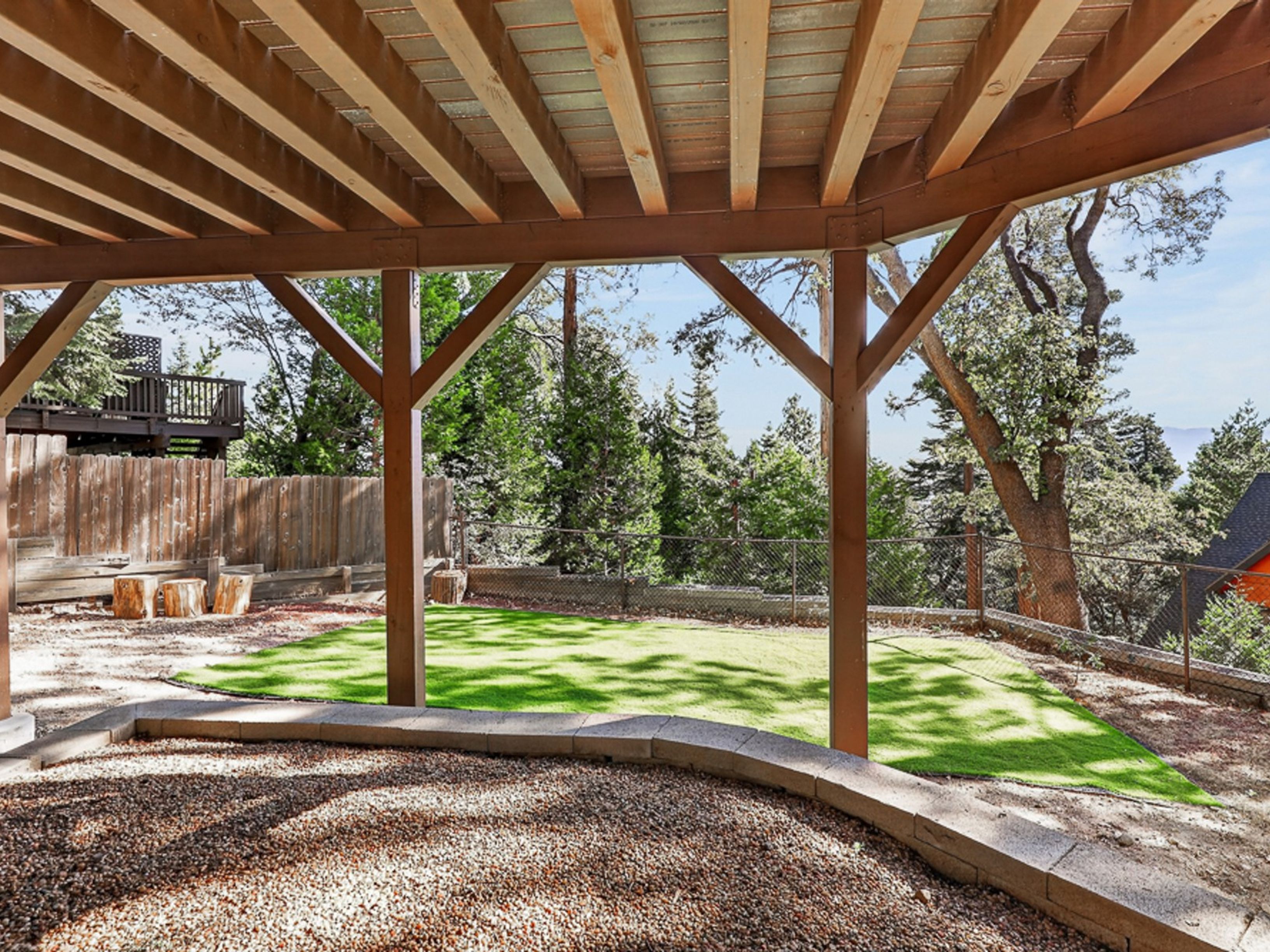  229 Shasta Drive, Lake Arrowhead, CA 92352 - 物件實景
