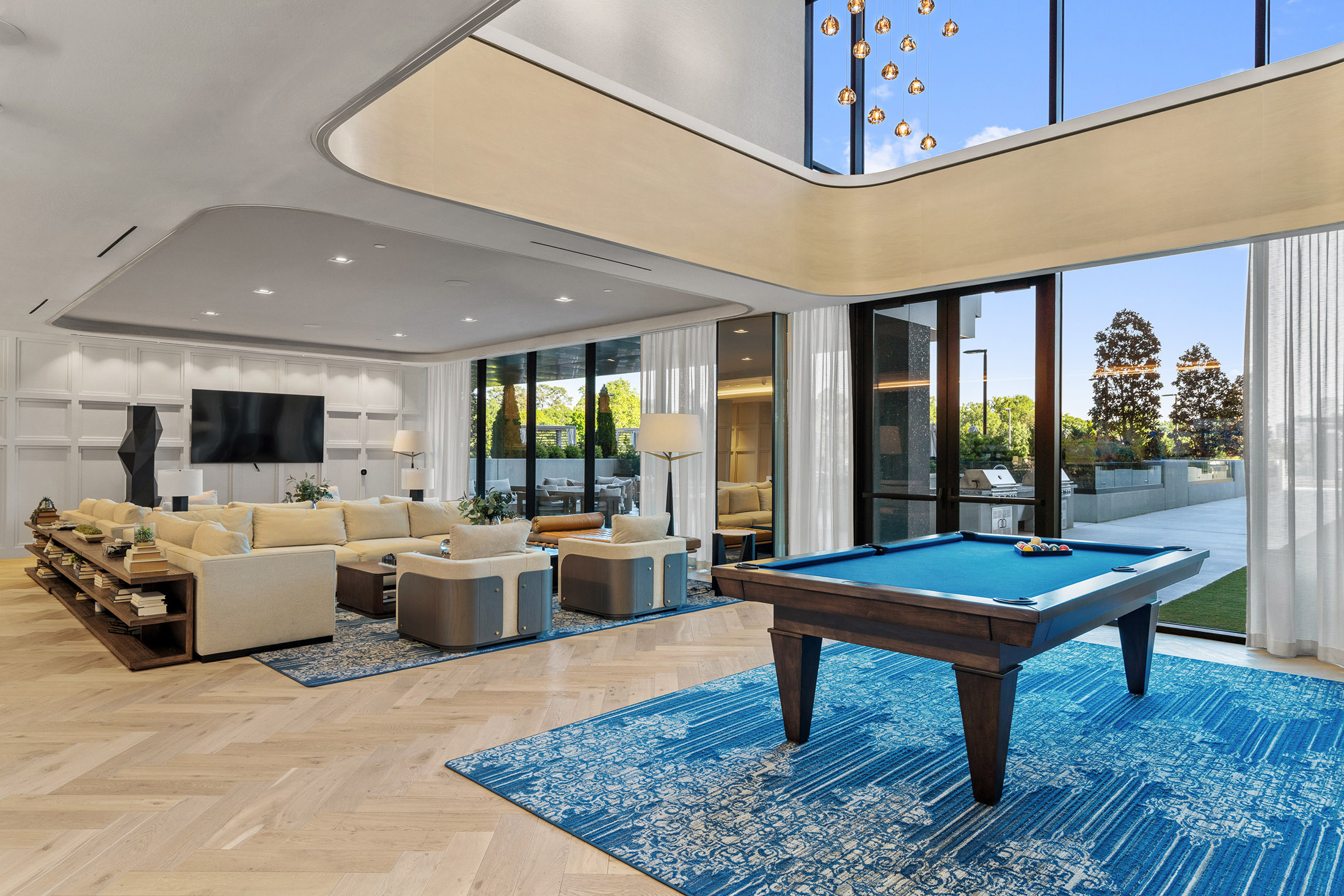  Stunning 17th Floor Corner Unit with Architectural Upgrades - 物件實景