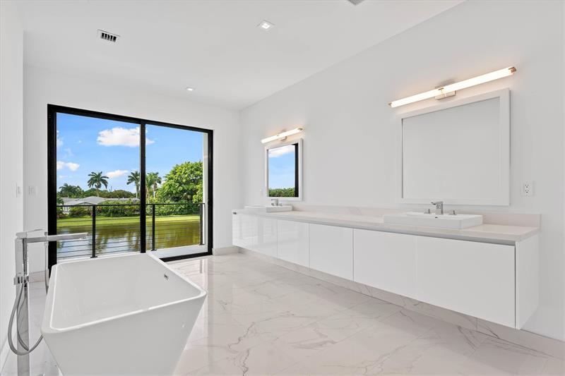 Weston, Florida, 33326, United States, 5 Bedrooms Bedrooms, ,10 BathroomsBathrooms,Residential,For Sale,1925286