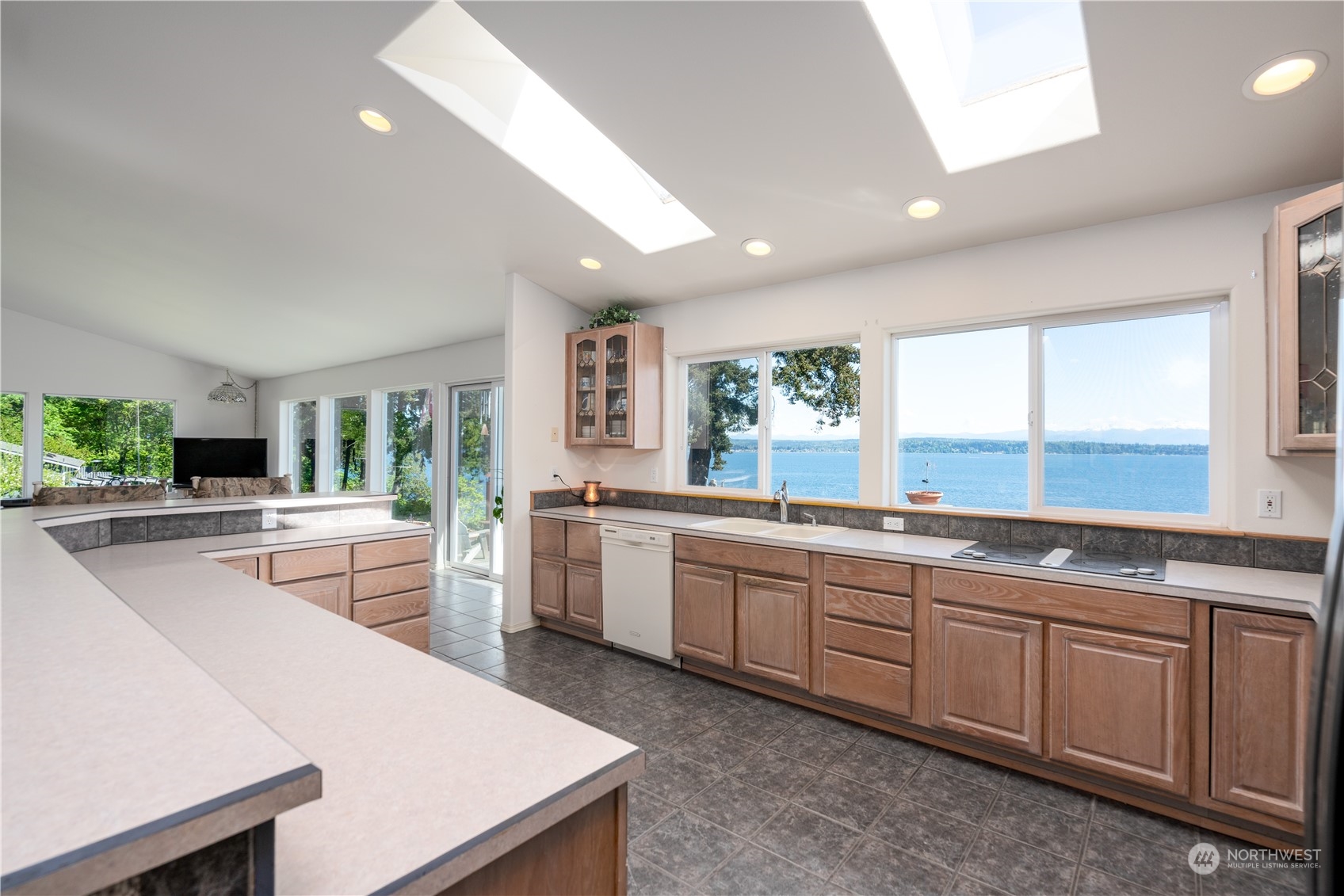 Hat Island, Washington, 98206, United States, 3 Bedrooms Bedrooms, ,1 BathroomBathrooms,Residential,For Sale,1928983