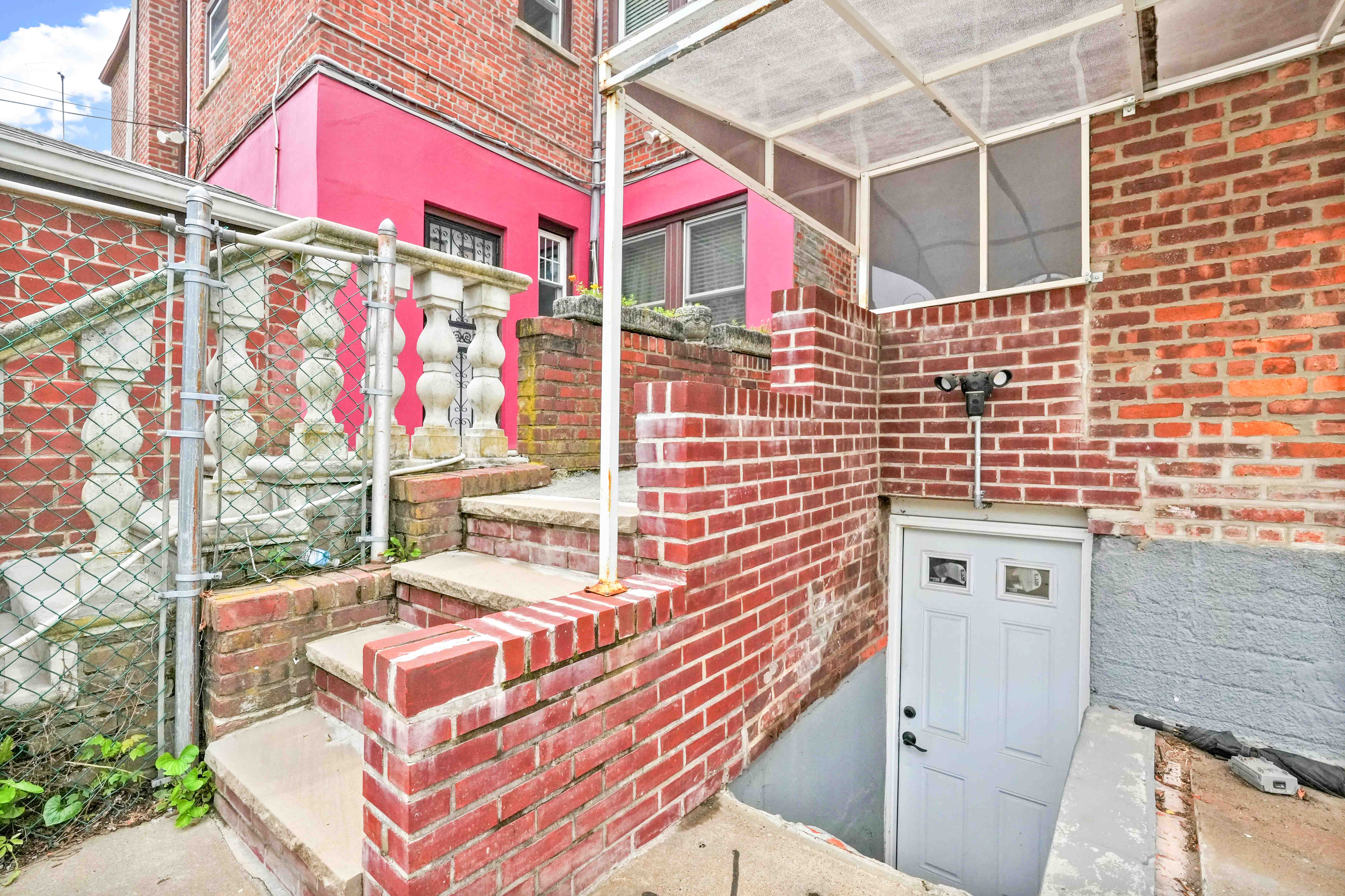 Laurelton, New York, 11413, United States, 3 Bedrooms Bedrooms, ,4 BathroomsBathrooms,Residential,For Sale,1944975