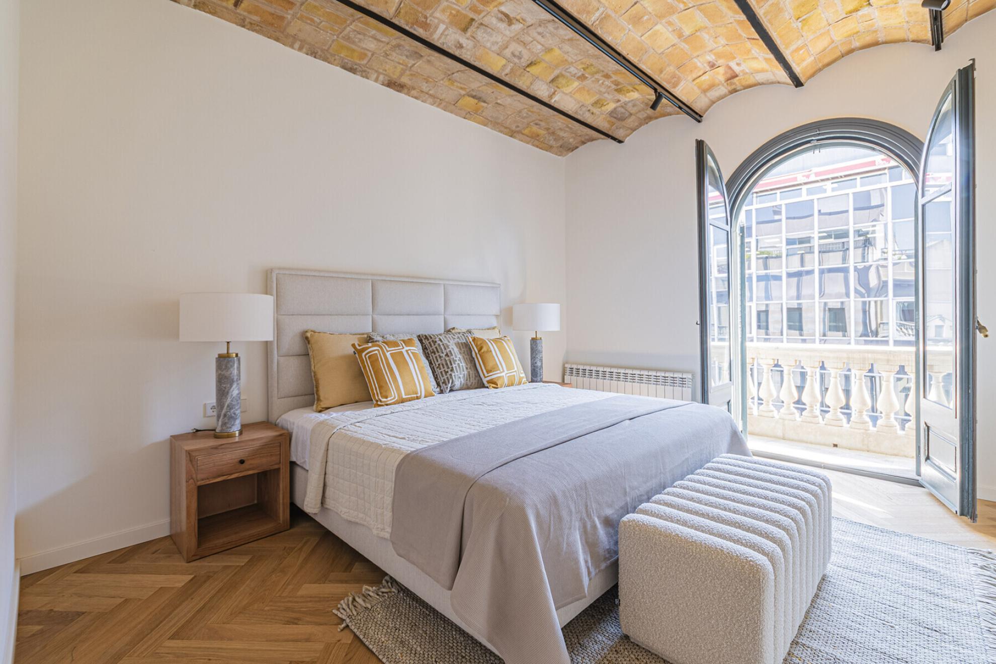  Elegant refurbished apartment of 221 m² in the Quadrat d